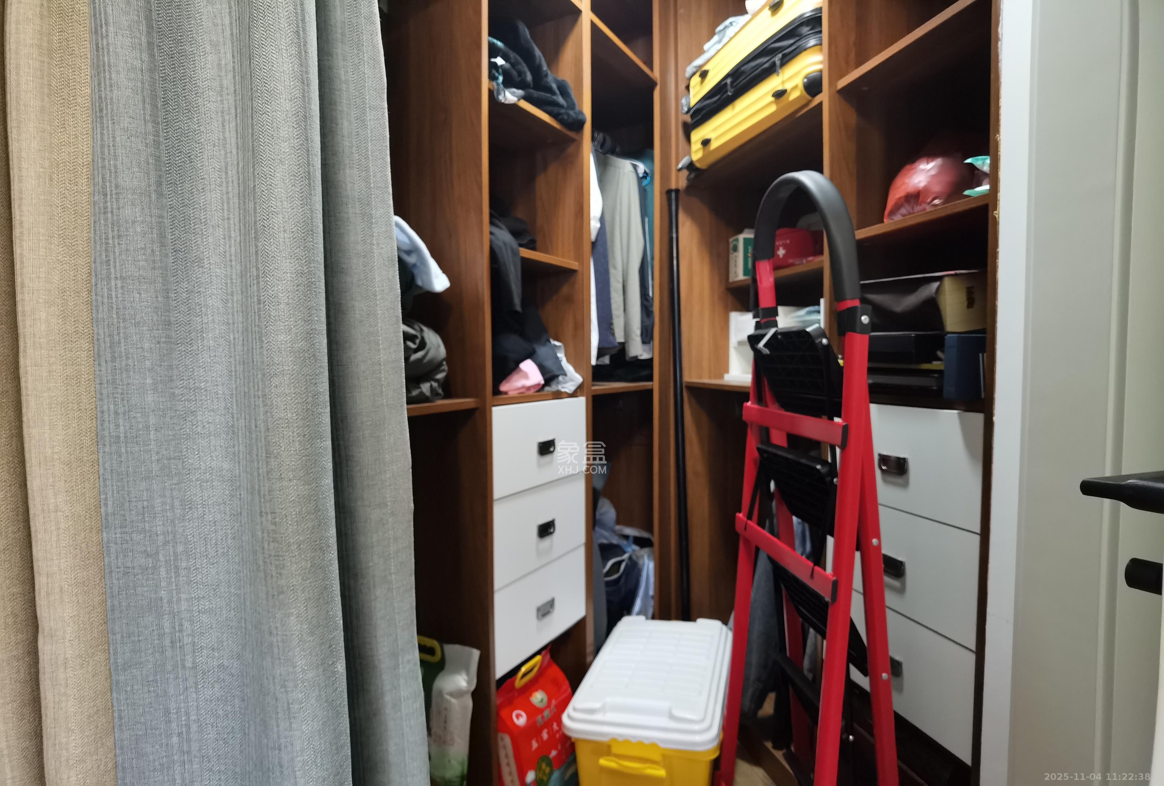 城市森林  2室2厅1卫    3200.0元/月室内图