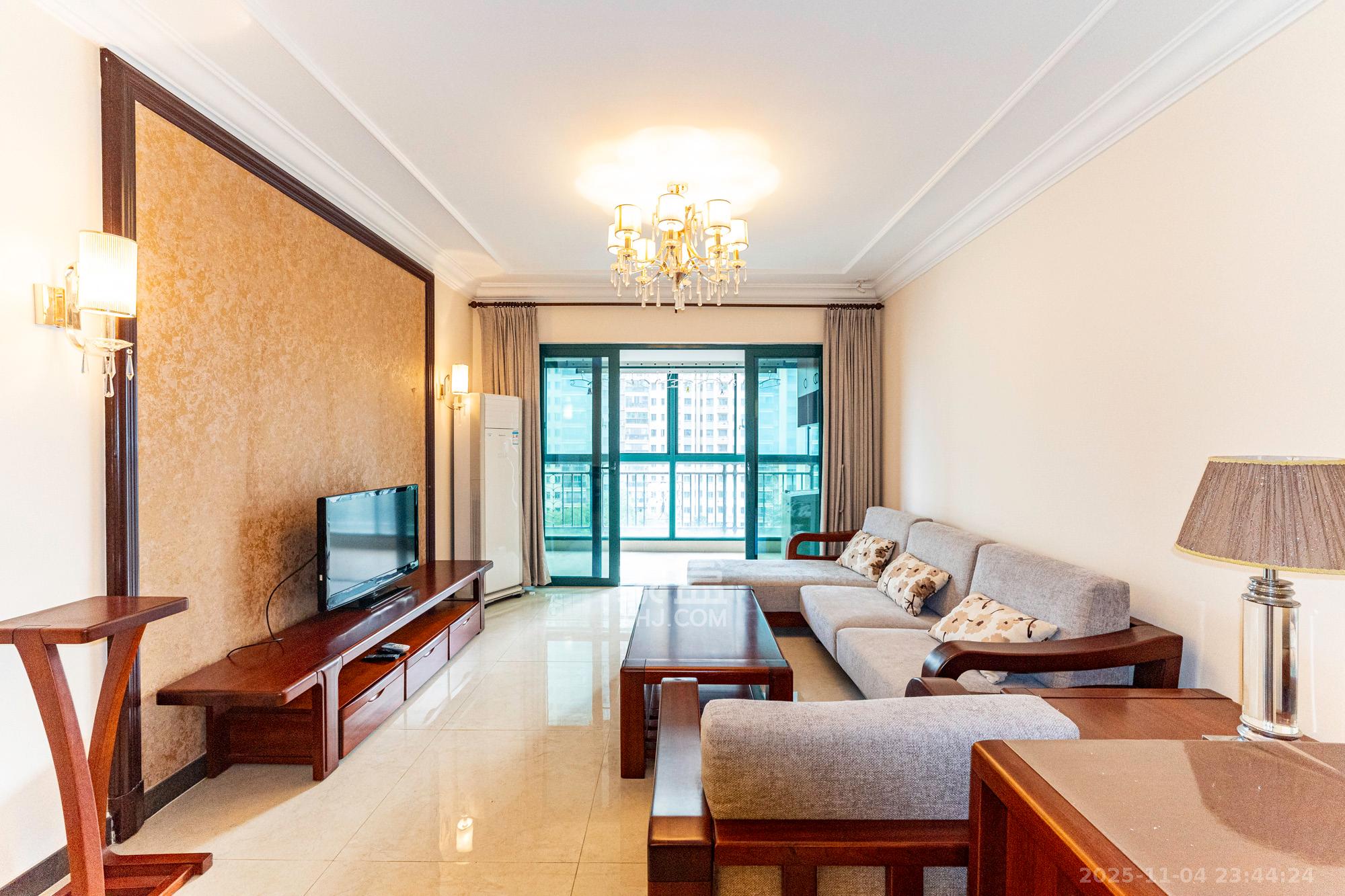 恒大翡翠华庭  3室2厅2卫    99.0万