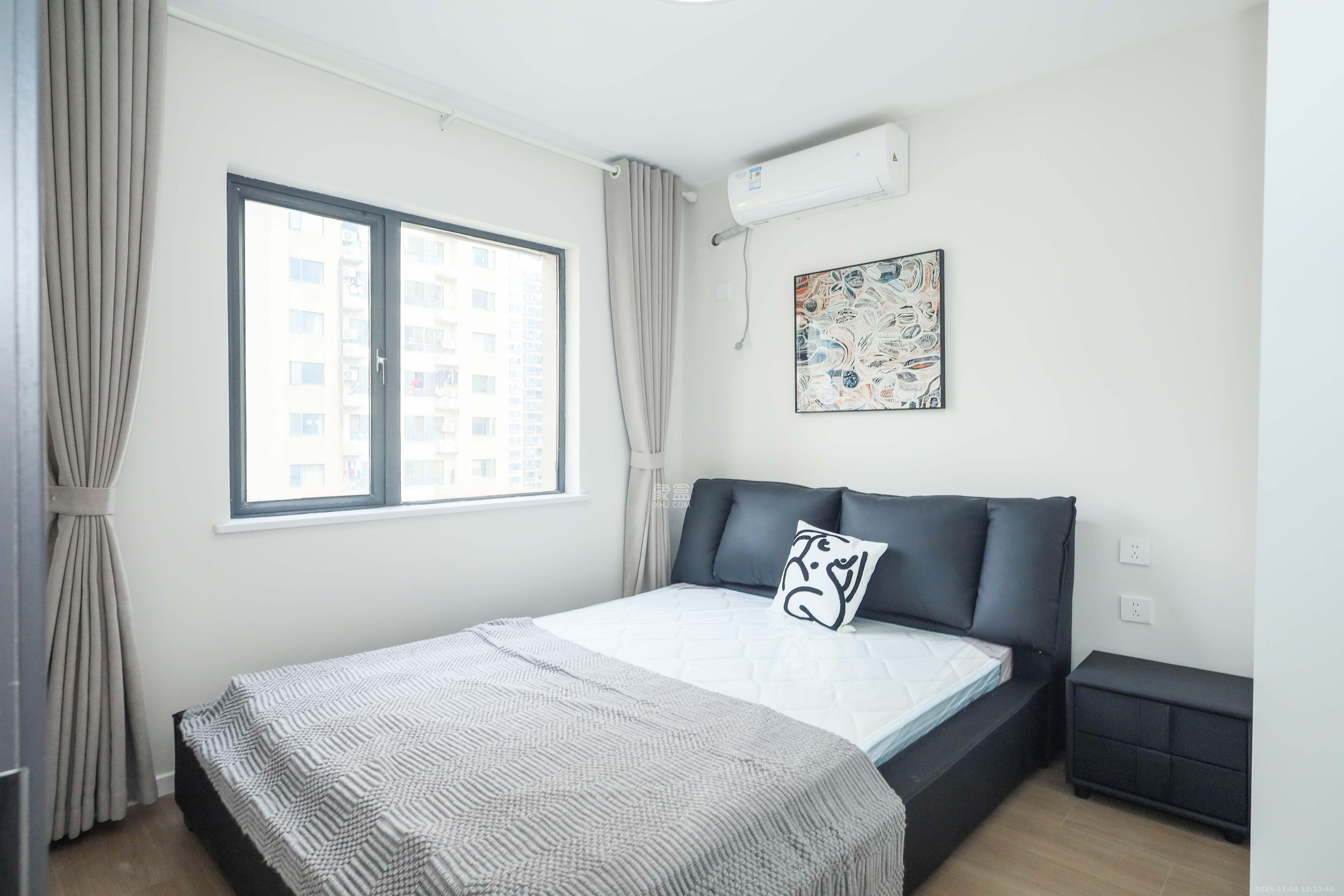 好莱城（弘德西街）  4室2厅2卫    132.8万卧室