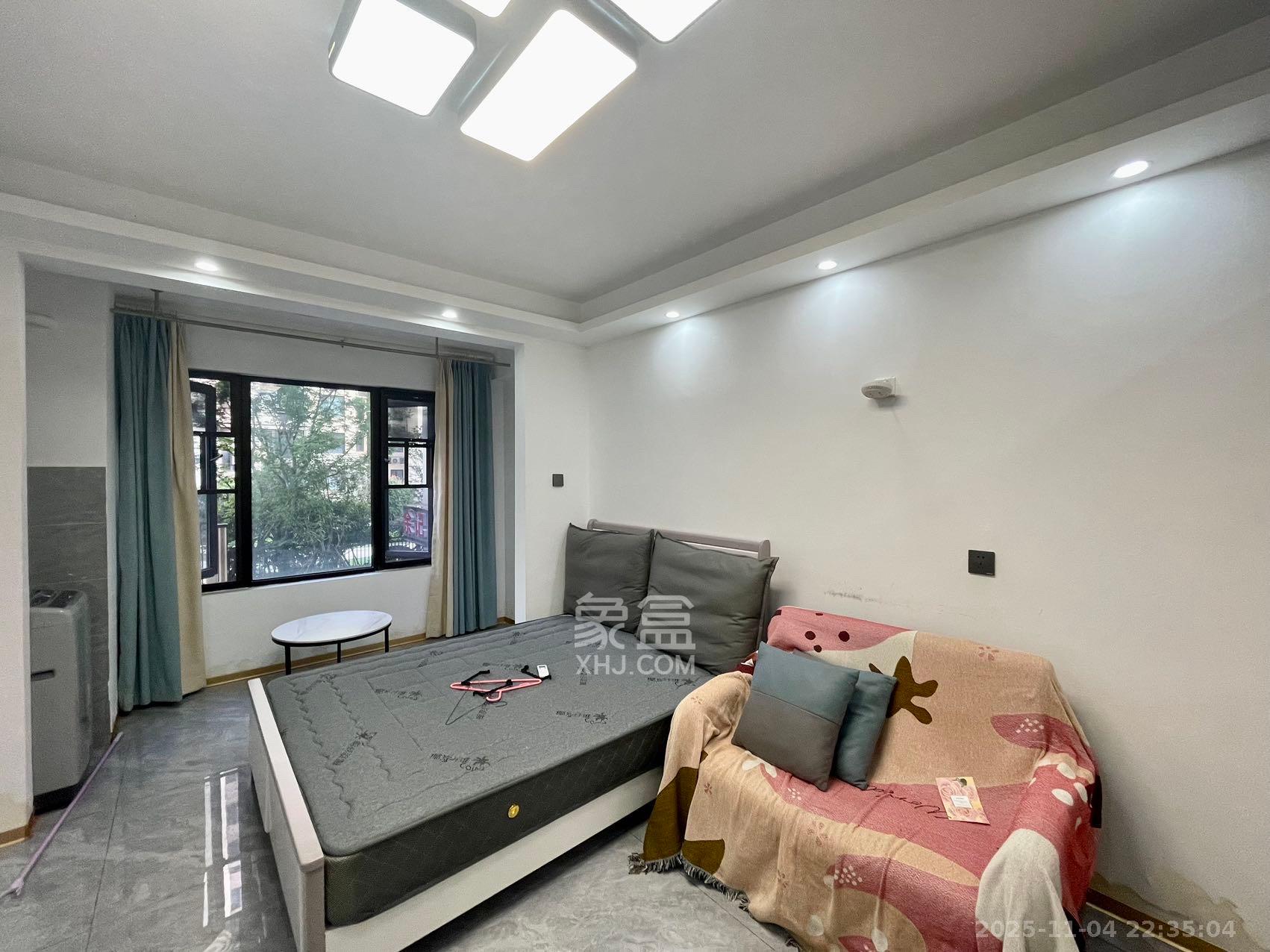 中海珑悦府  1室1厅1卫    1100.0元/月