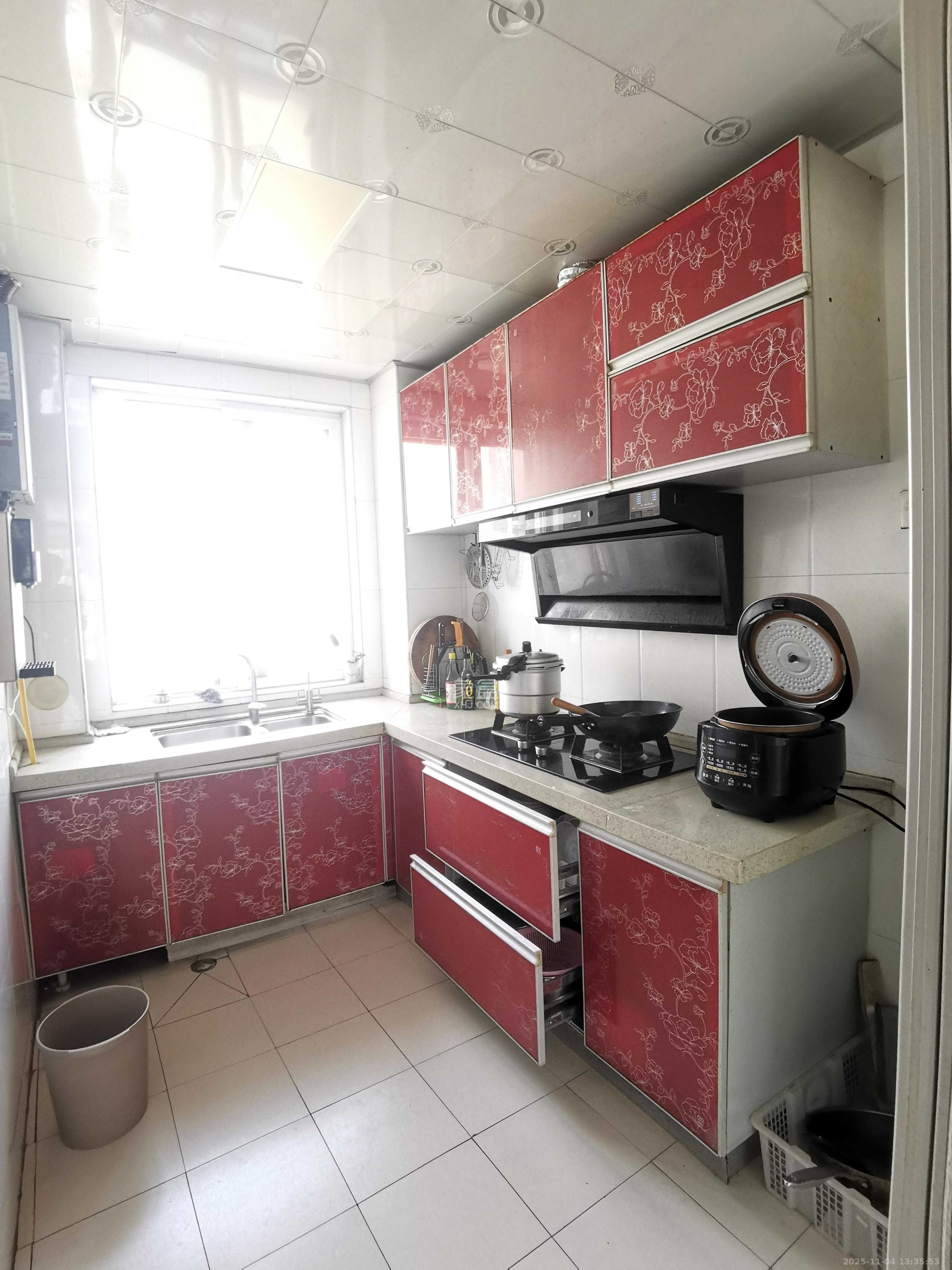 星城国际 3室2厅2卫 1800.0元/月 星城国际 3室2厅2卫 1800.0元/月室内图