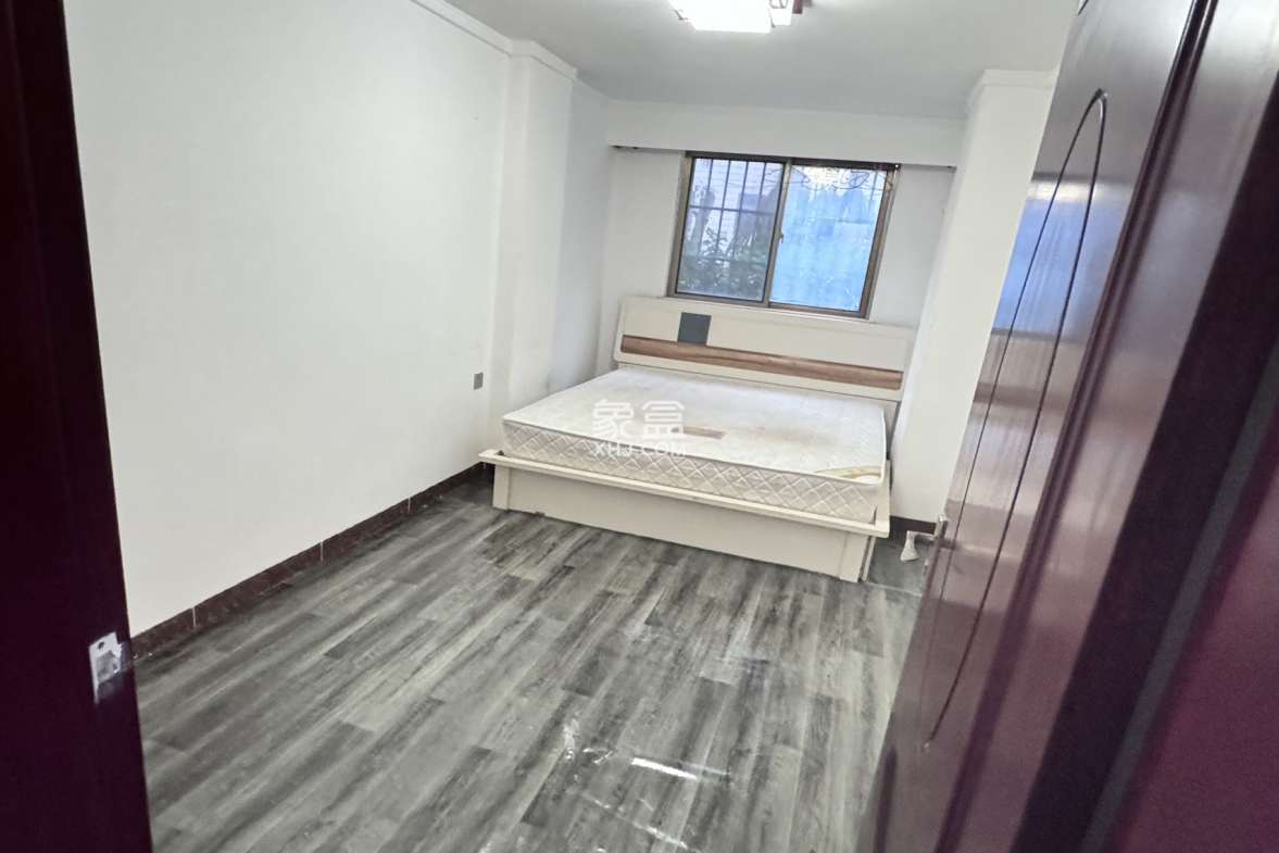 兰海佳园 4室2厅2卫 2500.0元/月 兰海佳园 4室2厅2卫 2500.0元/月室内图