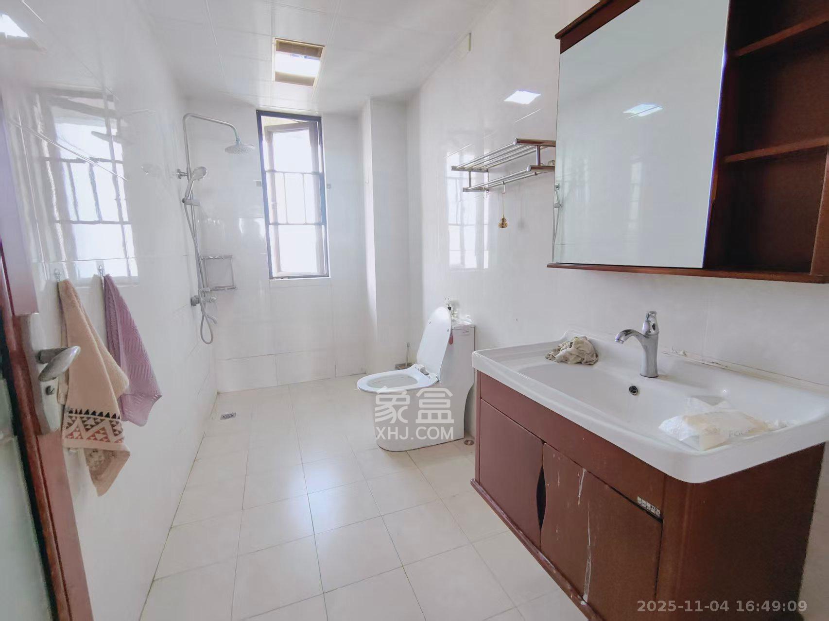 中国铁建洋湖苑 4室2厅2卫 2600.0元/月 中国铁建洋湖苑 4室2厅2卫 2600.0元/月室内图