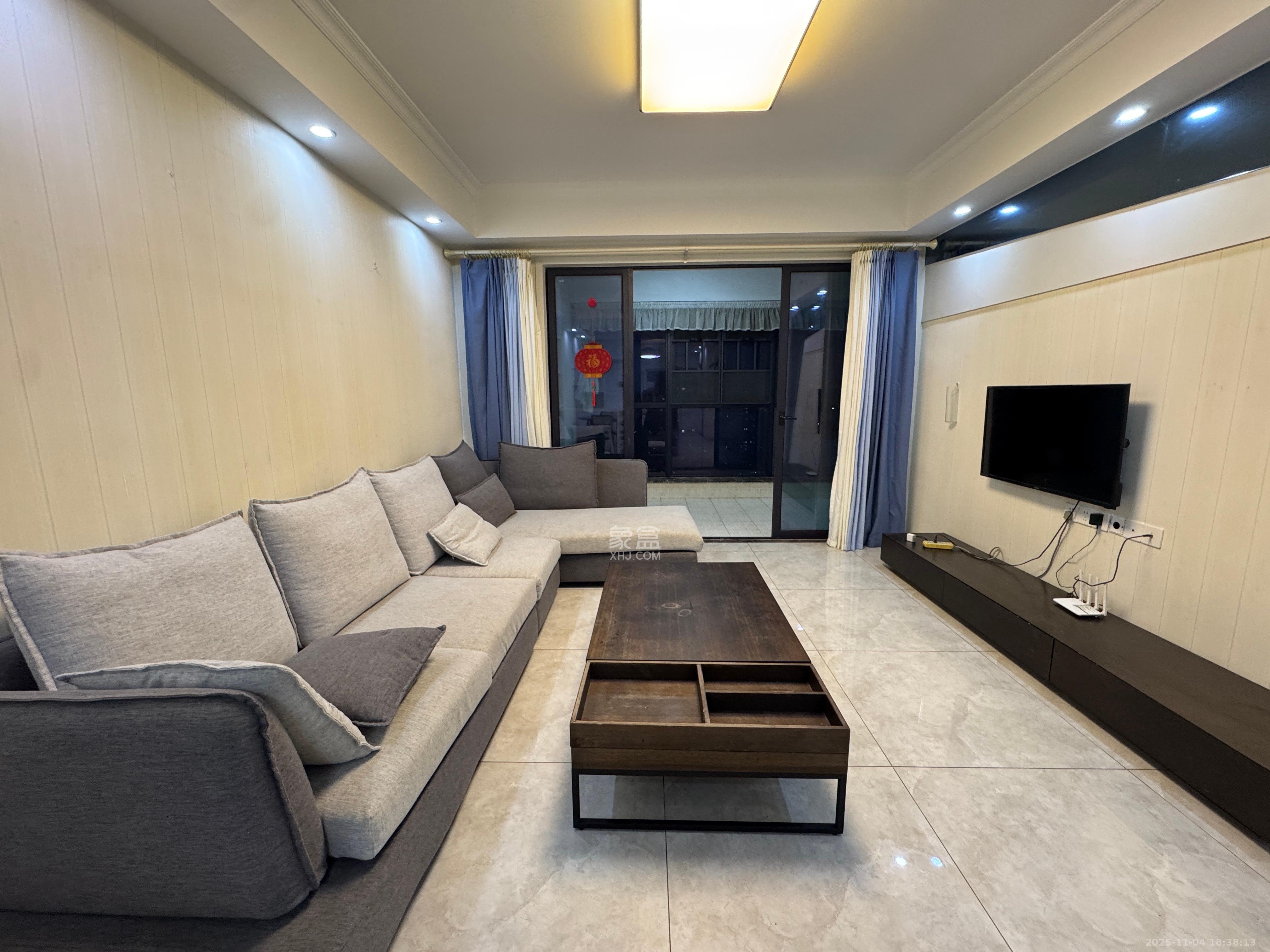 荣悦台 3室2厅1卫 3800.0元/月 荣悦台 3室2厅1卫 3800.0元/月室内图