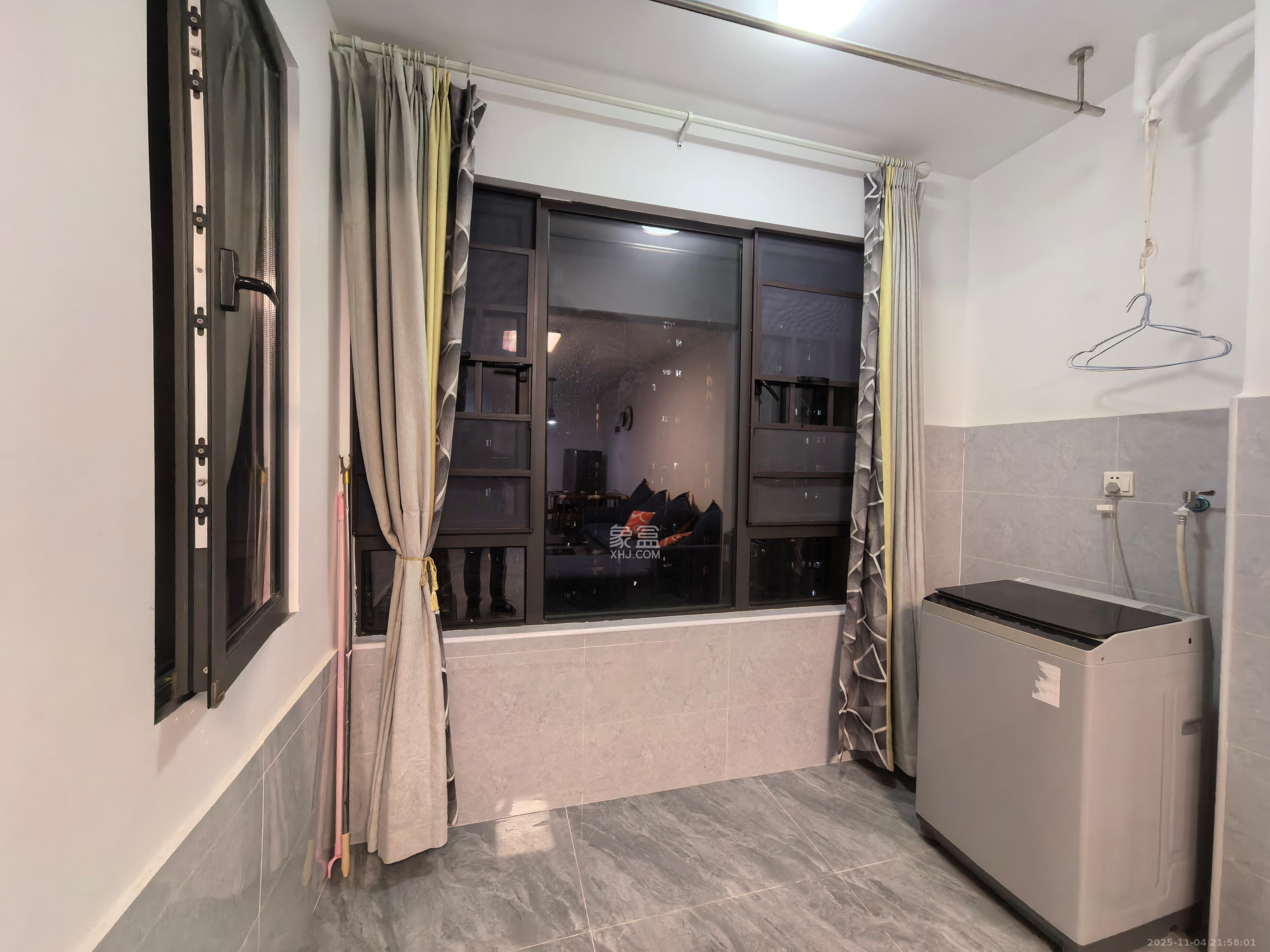 东合新苑  2室2厅1卫    2100.0元/月室内图