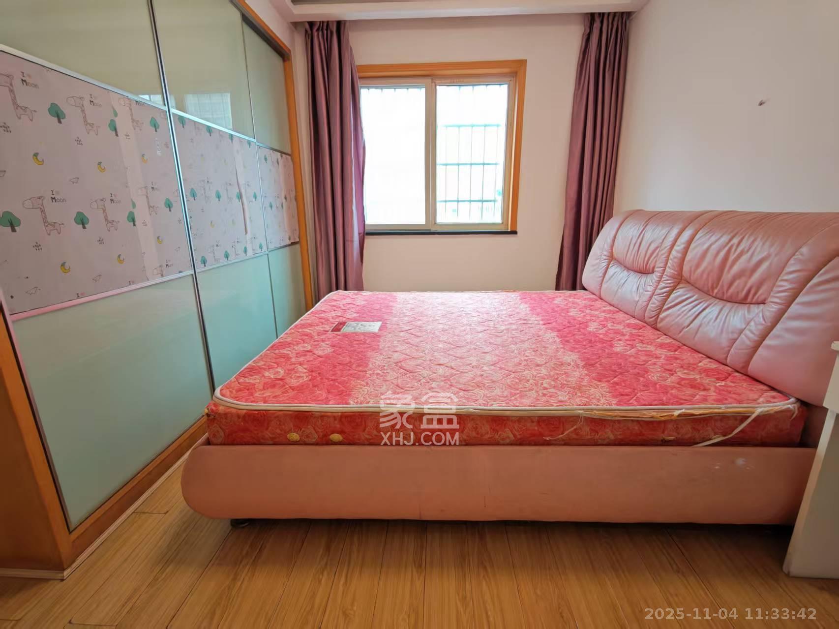 枫林美景  3室2厅1卫    2600.0元/月室内图