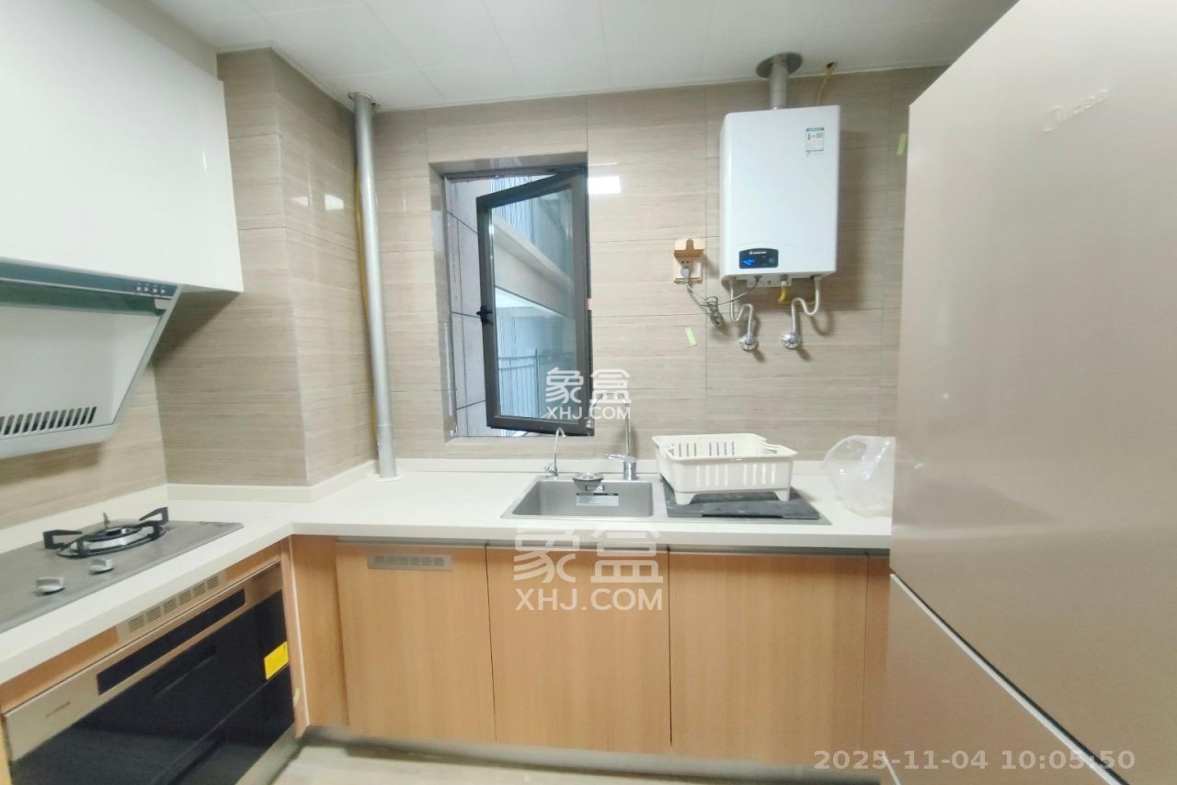 阳光城尚东湾青柠园 3室2厅1卫 2300.0元/月 阳光城尚东湾青柠园 3室2厅1卫 2300.0元/月室内图