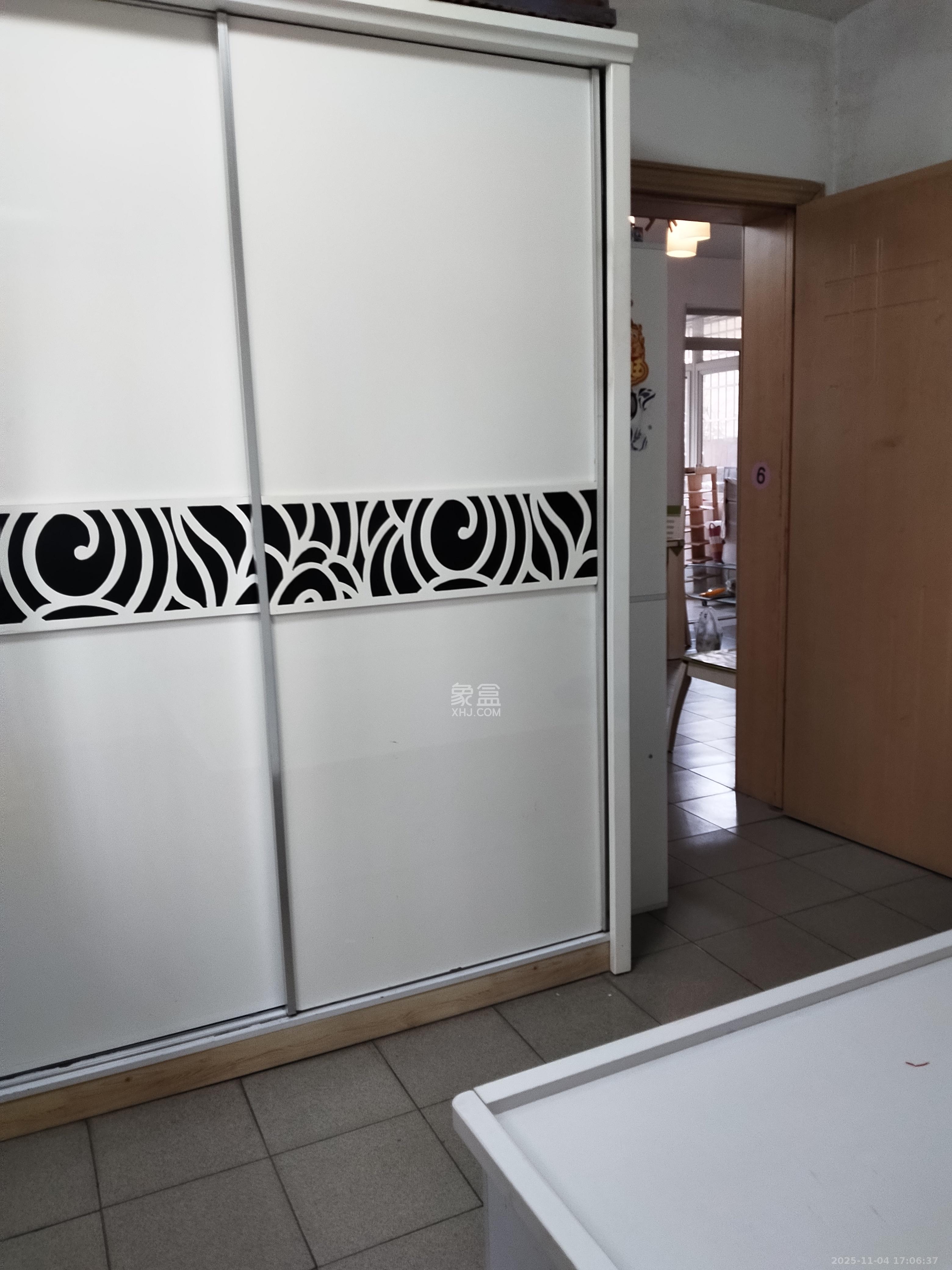 便河边社区  3室2厅1卫    2100.0元/月室内图