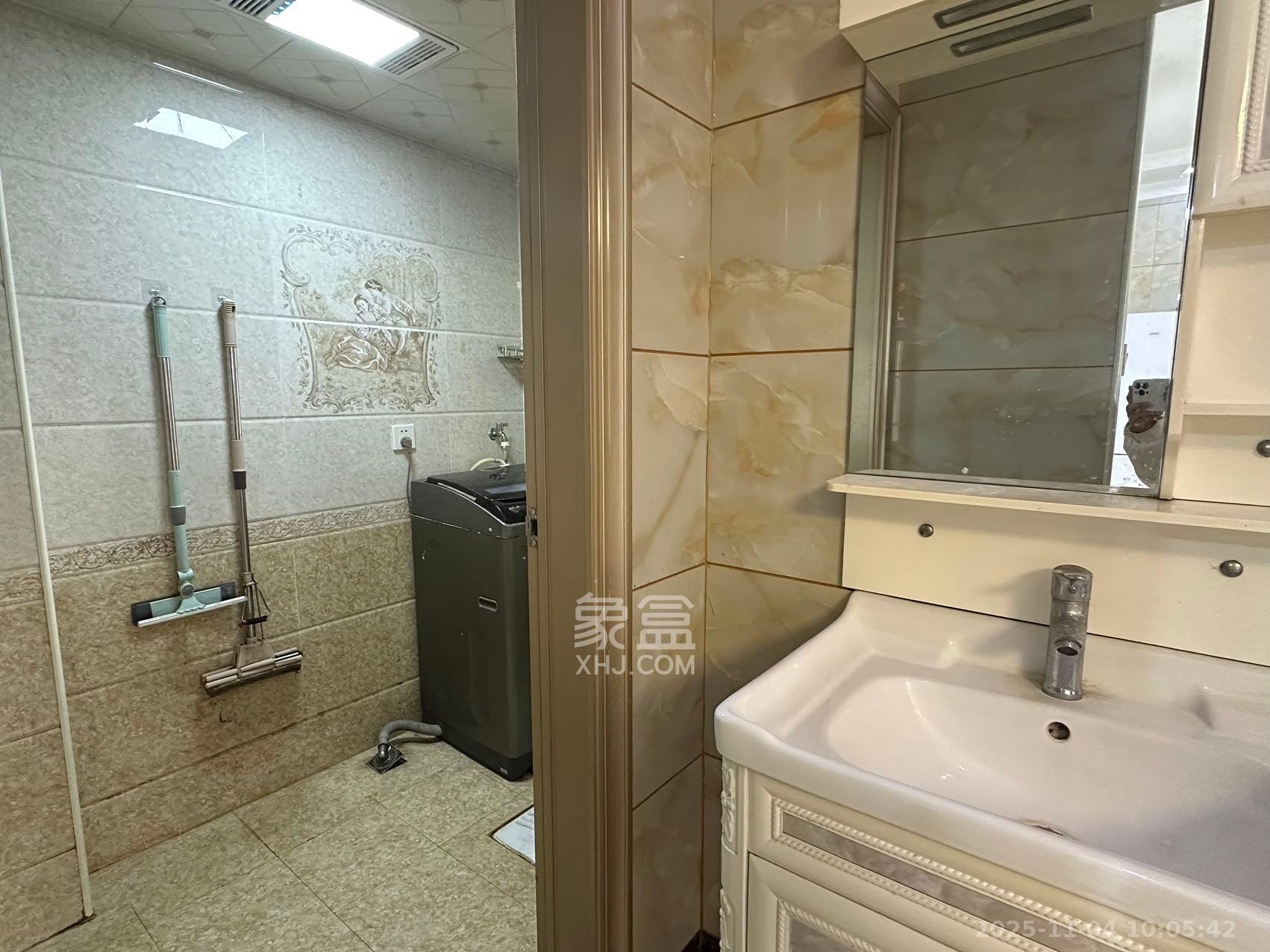 维一星城原山苑  3室2厅1卫    2300.0元/月室内图