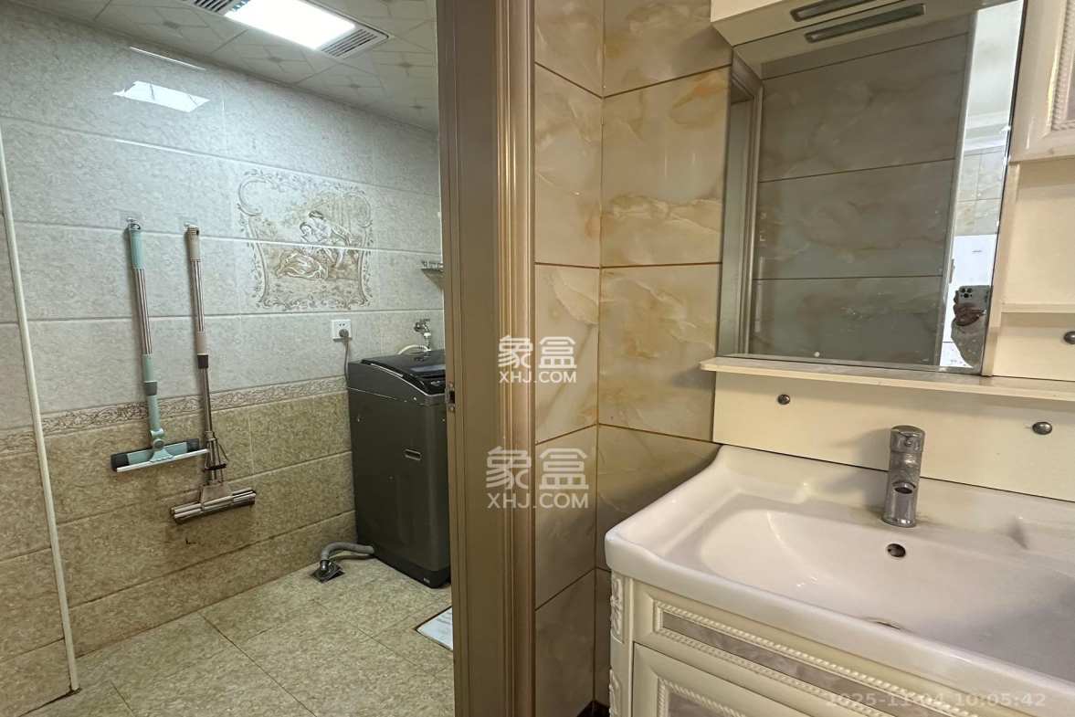 维一星城原山苑 3室2厅1卫 2300.0元/月 维一星城原山苑 3室2厅1卫 2300.0元/月室内图