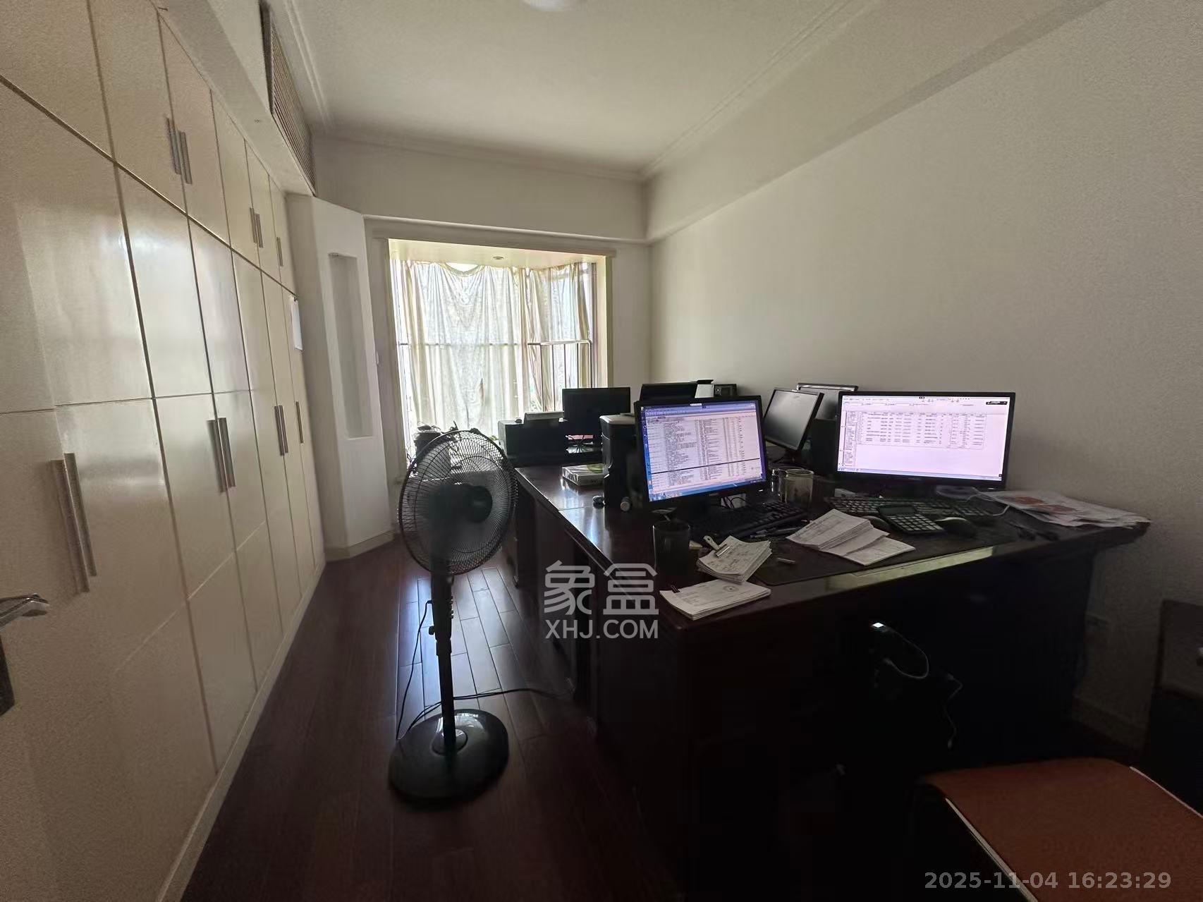 左岸春天  4室2厅2卫    3500.0元/月室内图