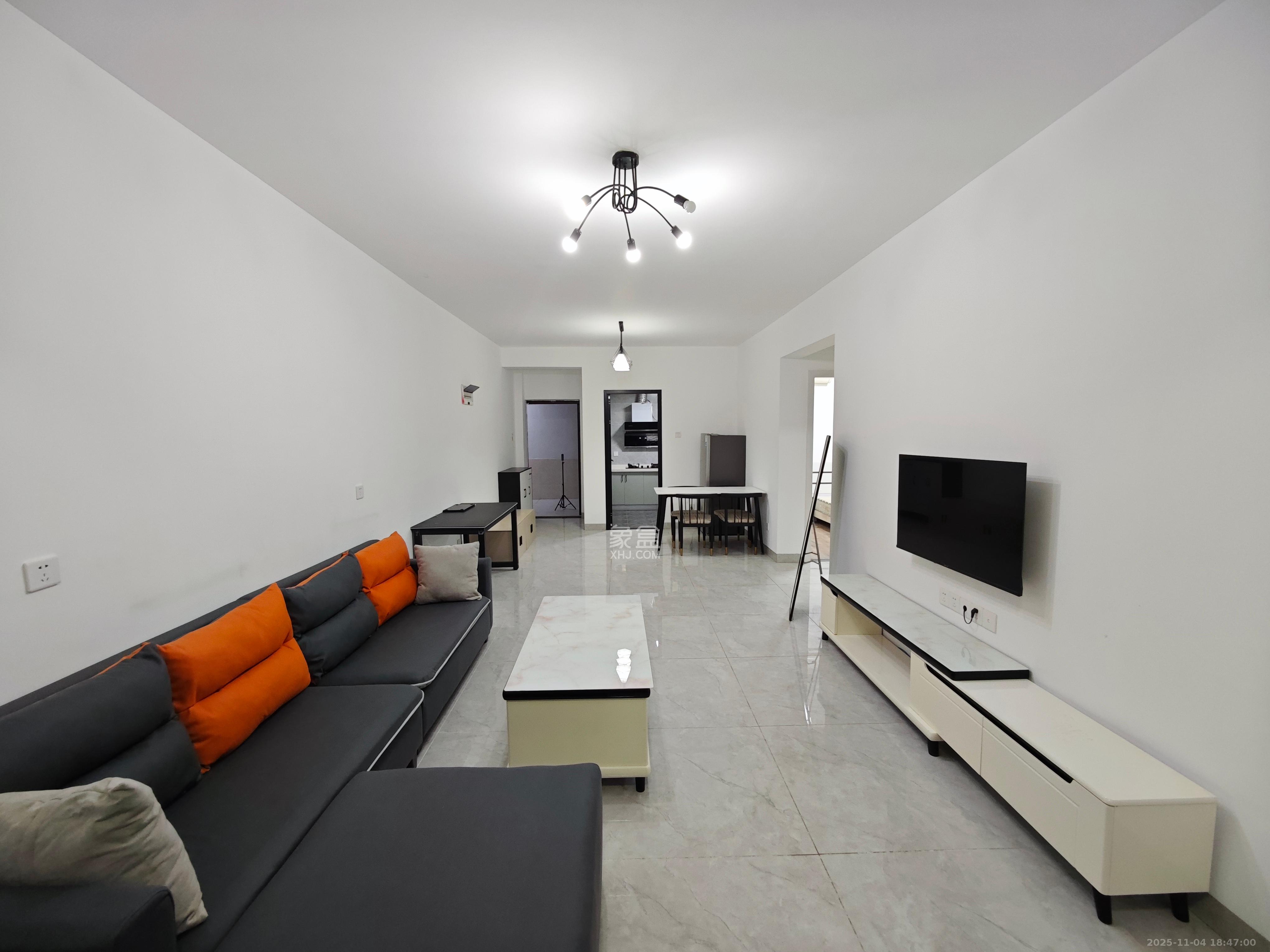 和润园三期  2室2厅1卫    2200.0元/月室内图