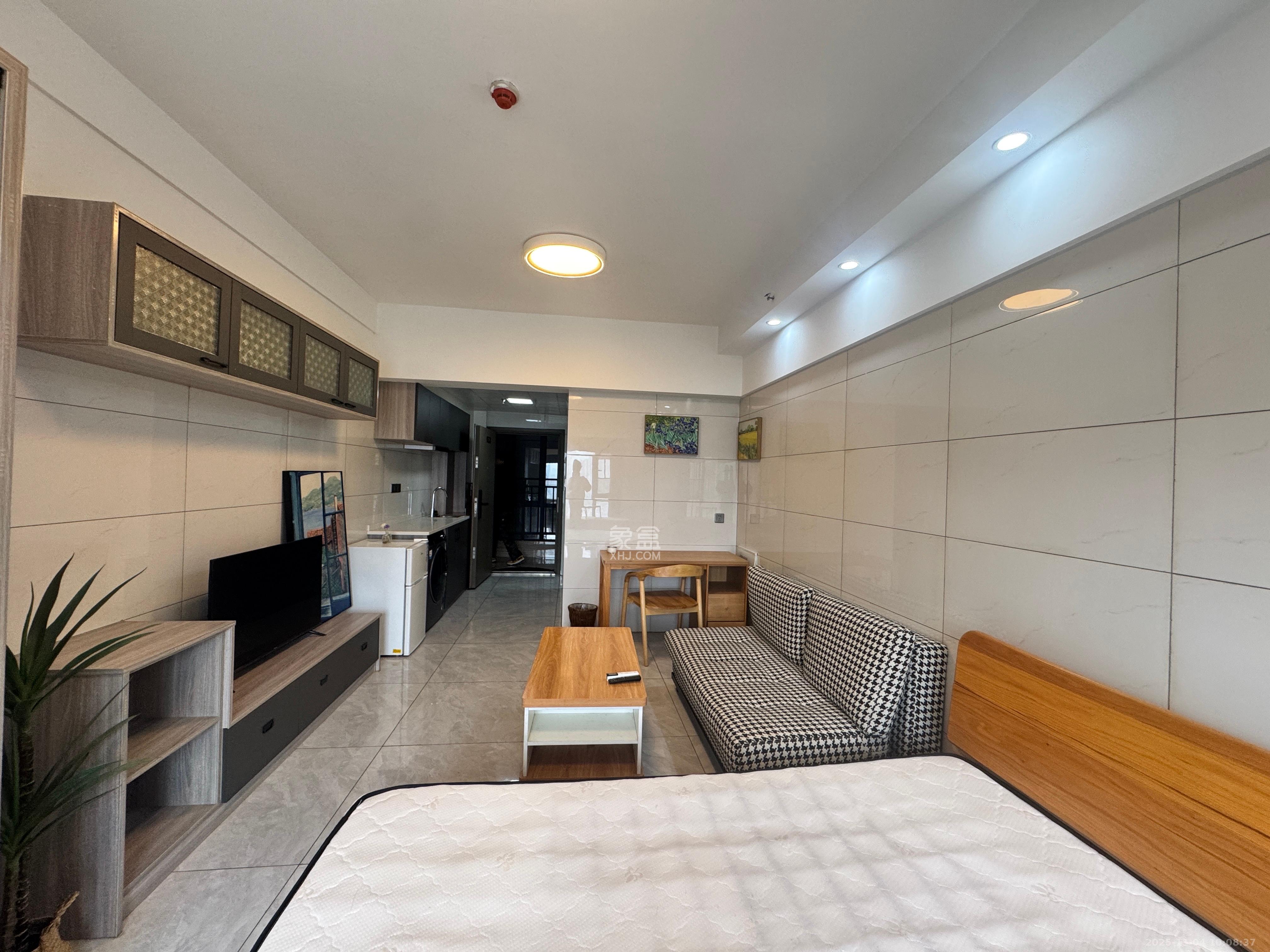 青年才郡(盈安大厦) 1室1厅1卫 1900.0元/月 青年才郡(盈安大厦) 1室1厅1卫 1900.0元/月室内图