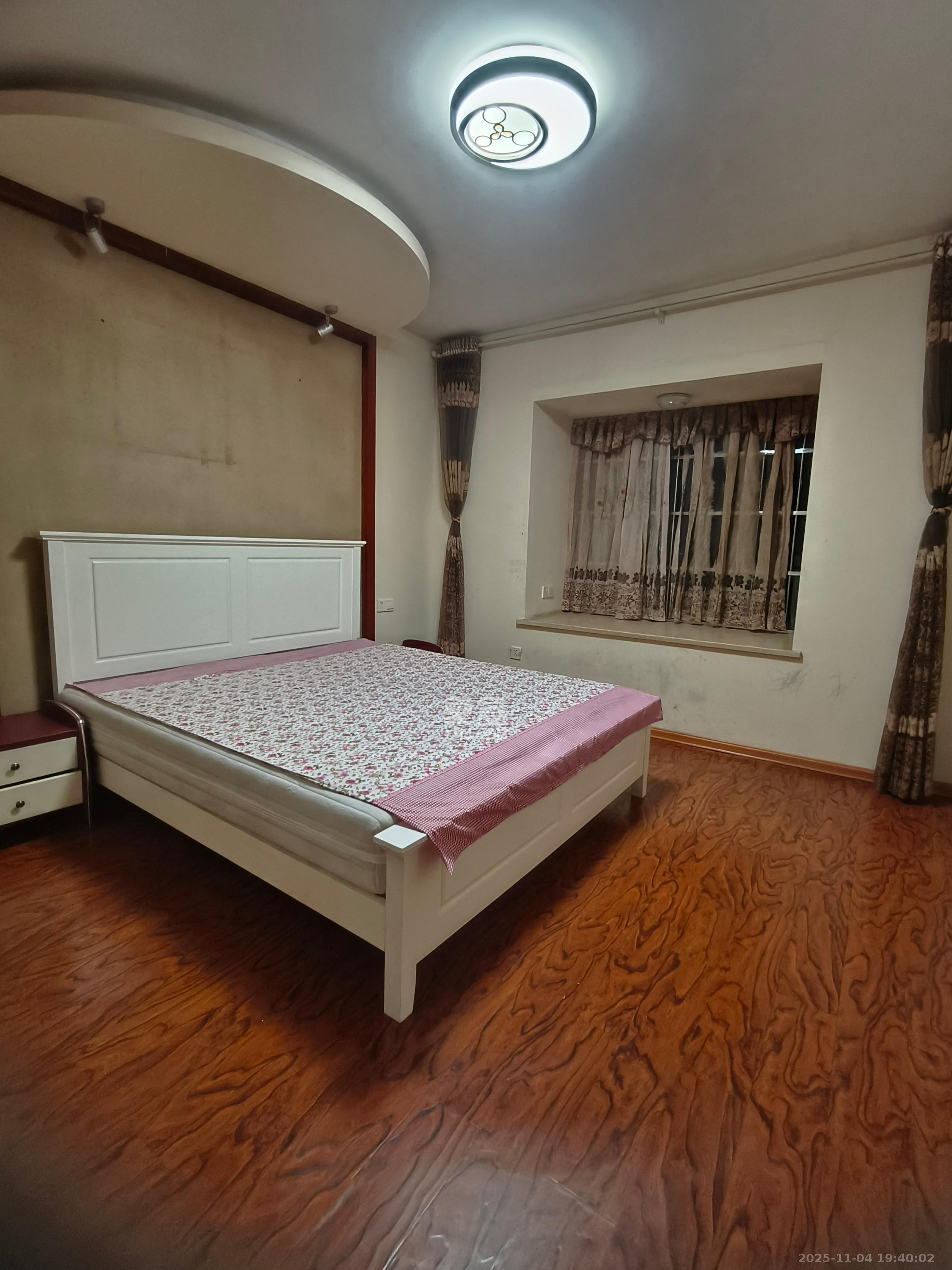 锦湘国际星城三期（锦绣苑）  2室2厅1卫    2400.0元/月室内图