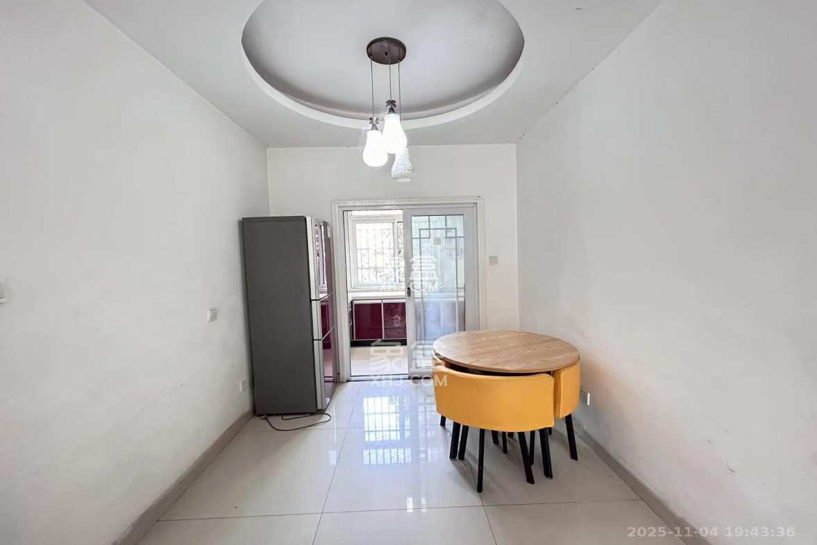 山水湾 3室2厅0卫 1800.0元/月 山水湾 3室2厅0卫 1800.0元/月室内图