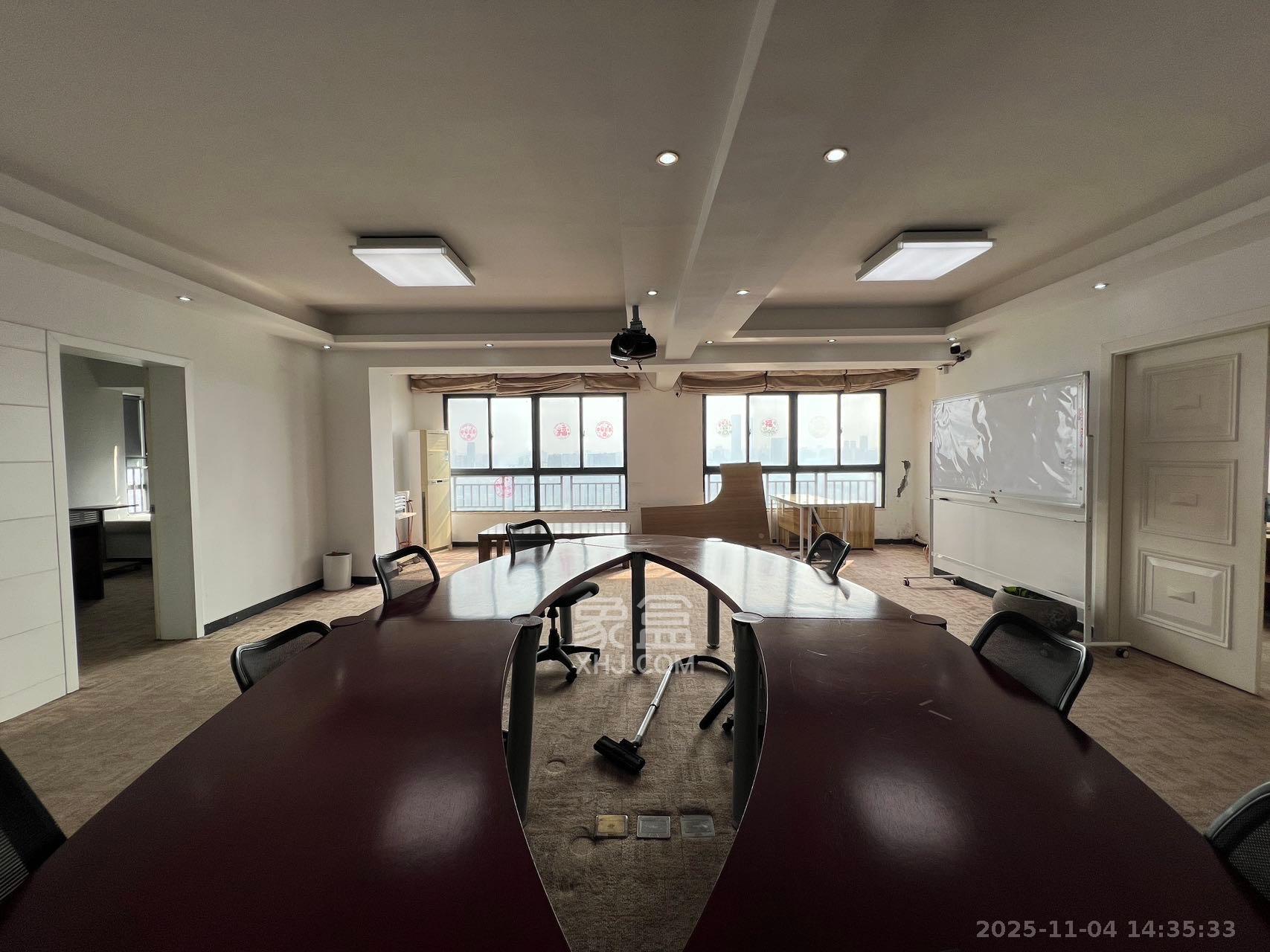 兰亭峰景  3室2厅1卫    5500.0元/月室内图