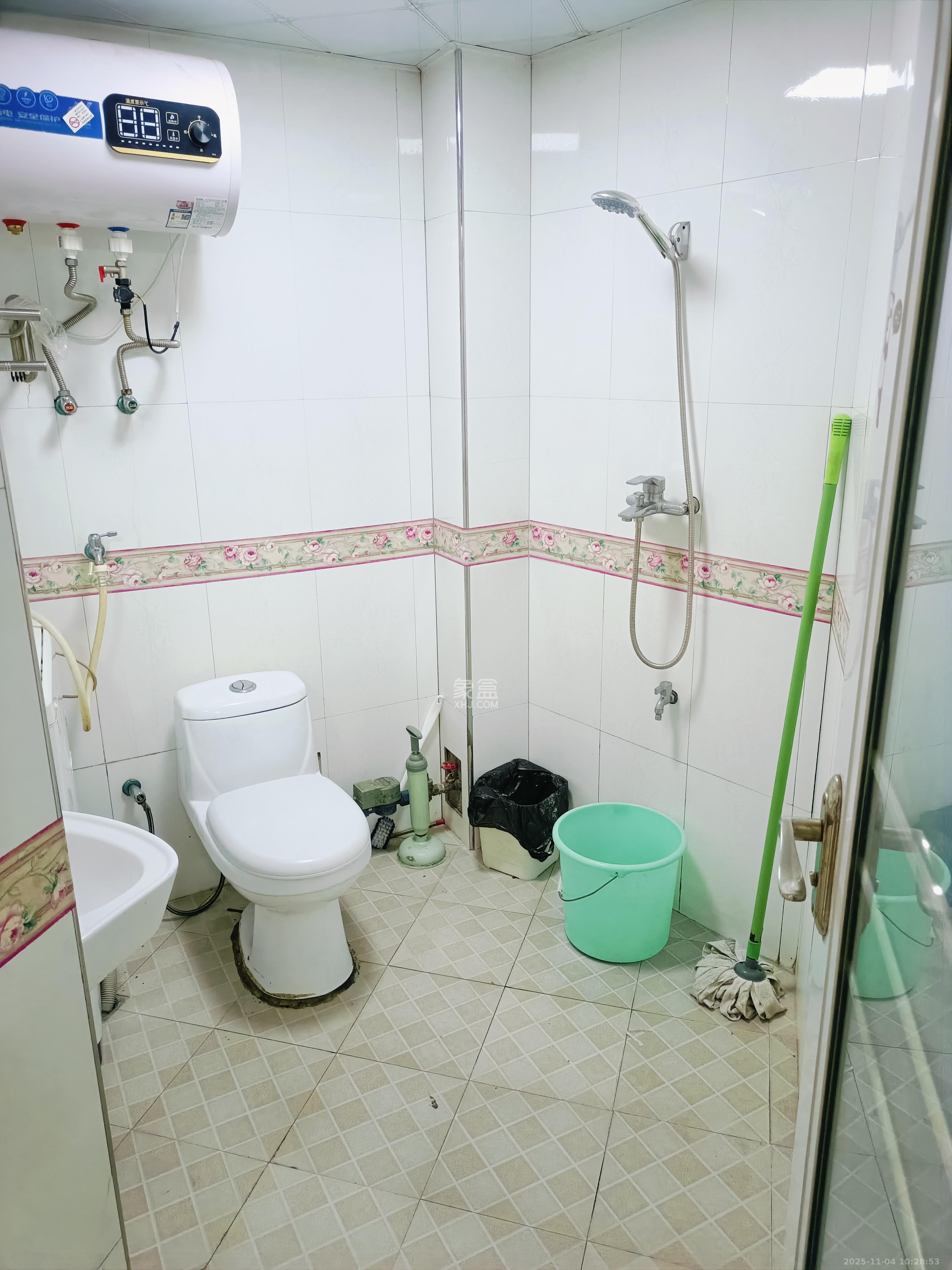 观园国际公寓  1室1厅1卫    1900.0元/月室内图