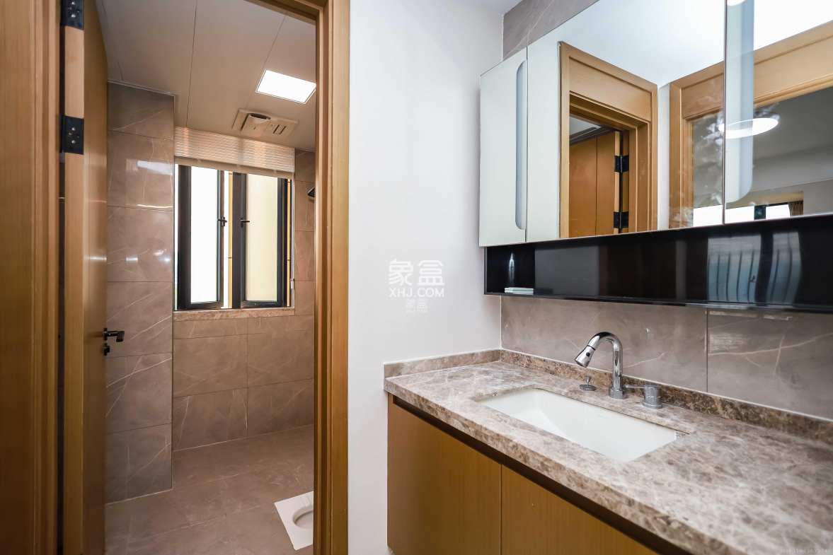 长房云西府一期 3室2厅1卫 92.8万 长房云西府一期 3室2厅1卫 92.8万卫生间