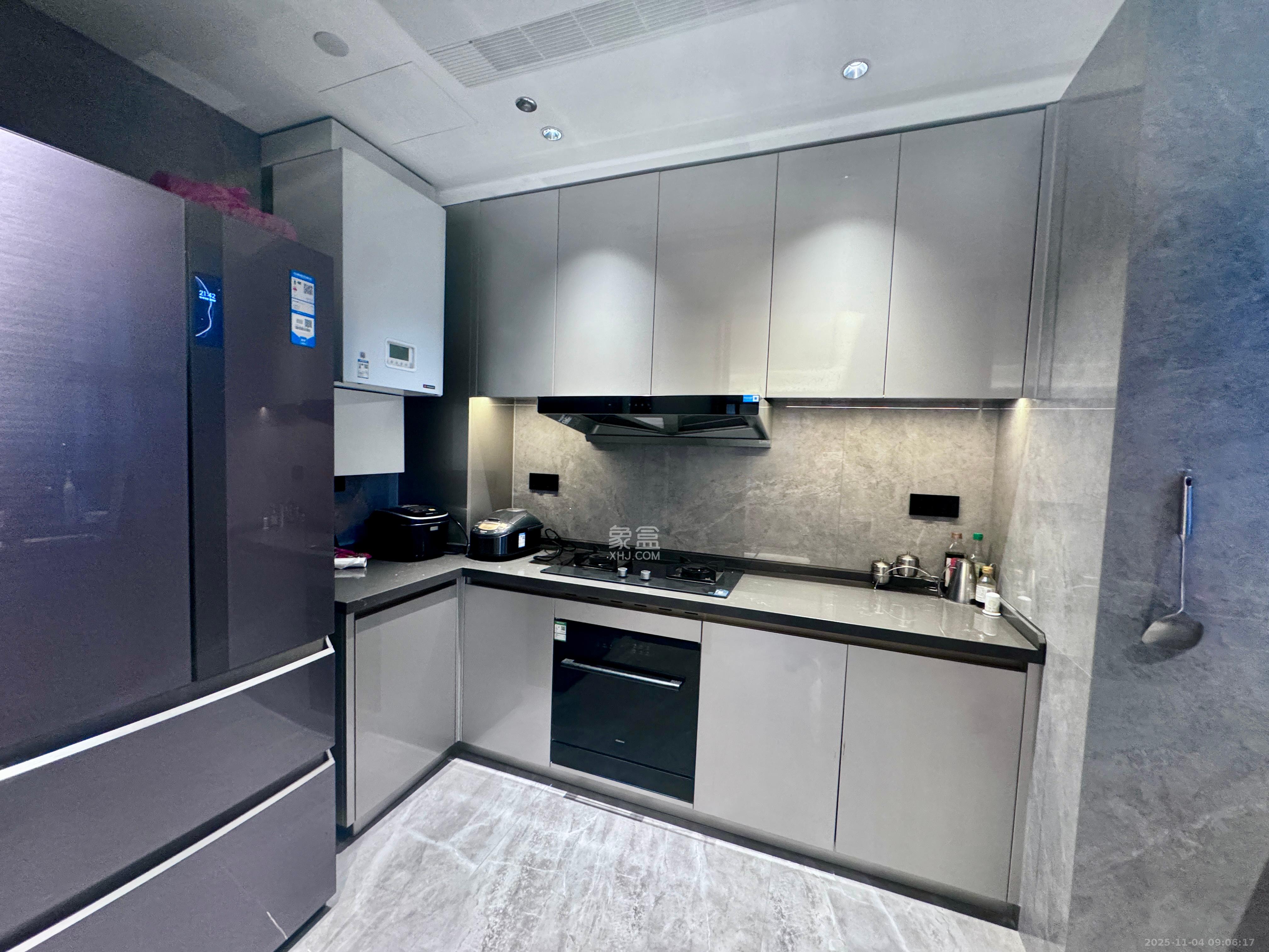 运达中央广场三期  4室2厅3卫    20000.0元/月室内图