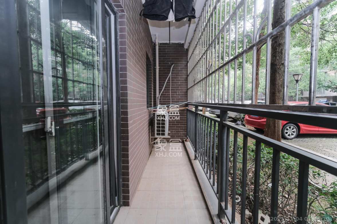 山水湾 1室2厅1卫 65.0万 山水湾 1室2厅1卫 65.0万阳台