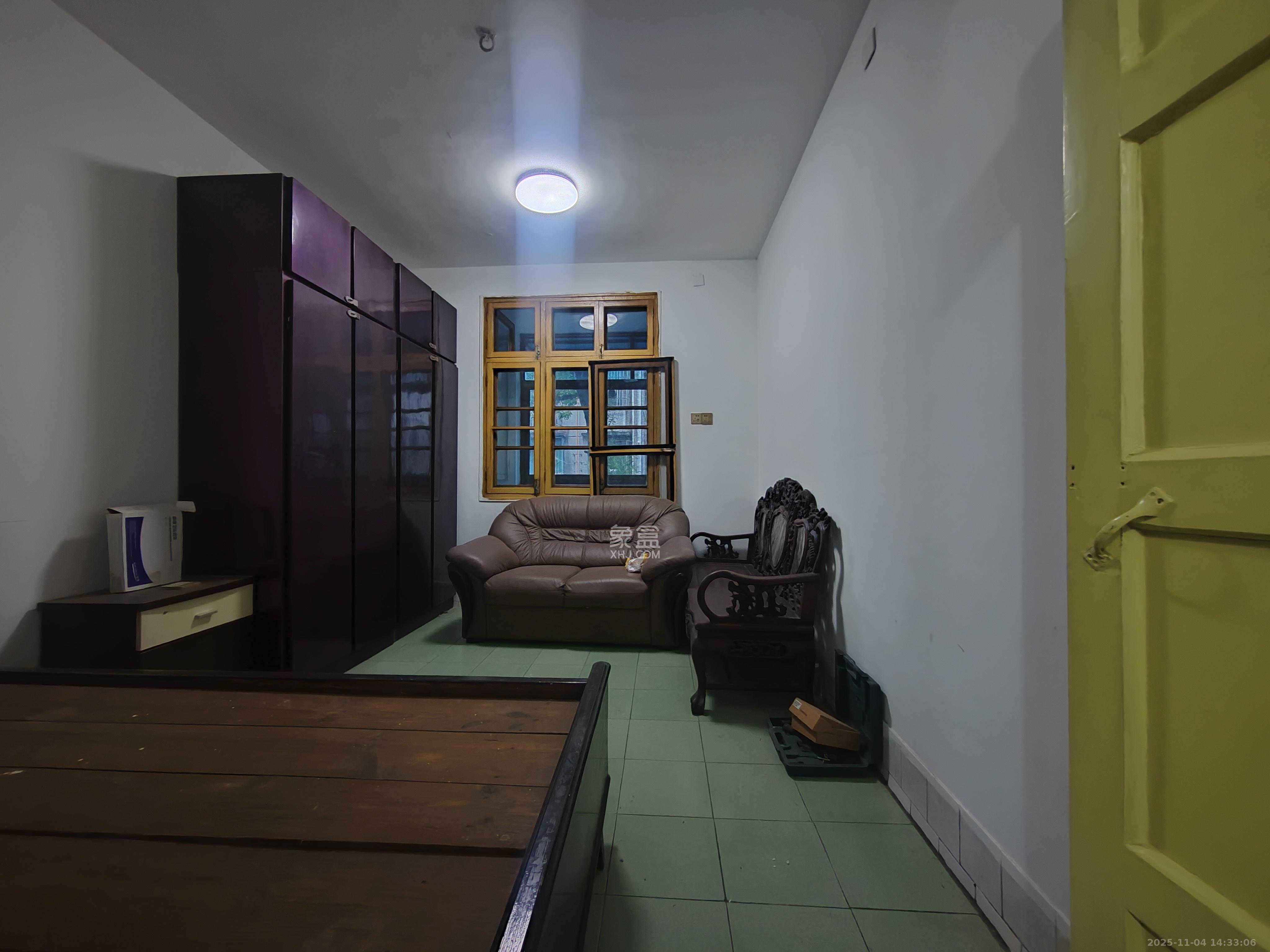 古堆山小区国家电网宿舍 3室2厅1卫 1800.0元/月 古堆山小区国家电网宿舍 3室2厅1卫 1800.0元/月室内图