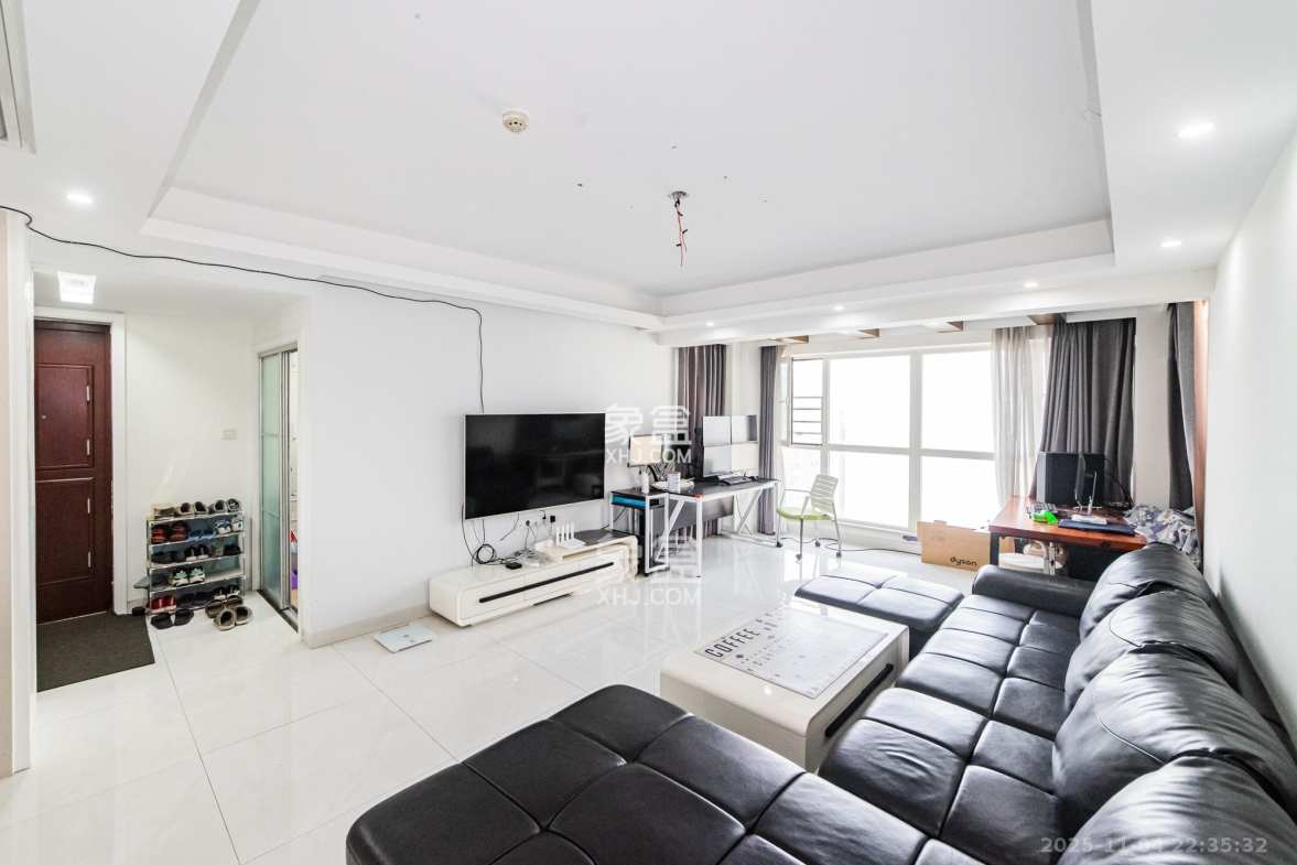 北辰三角洲D2区 4室2厅1卫 185.0万 北辰三角洲D2区 4室2厅1卫 185.0万客厅