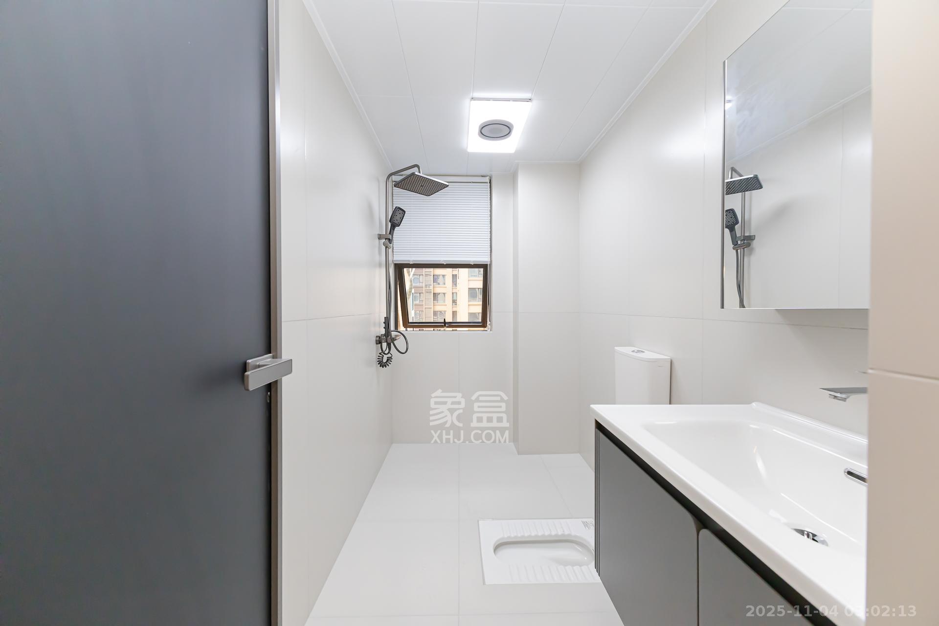 润和又一城  4室2厅2卫    135.8万卫生间