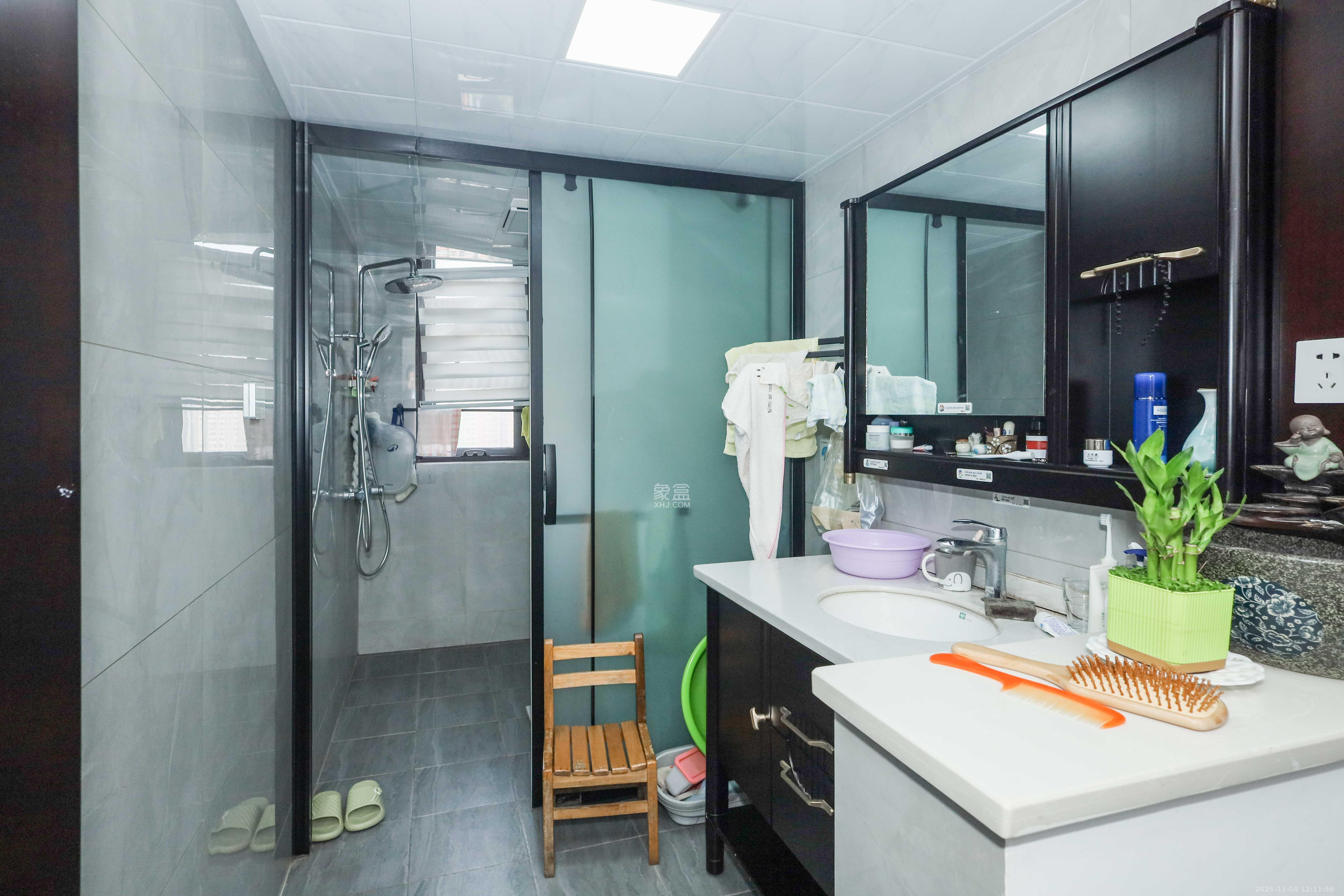 中国铁建梅溪青秀三期 4室2厅2卫 225.0万 中国铁建梅溪青秀三期 4室2厅2卫 225.0万卫生间