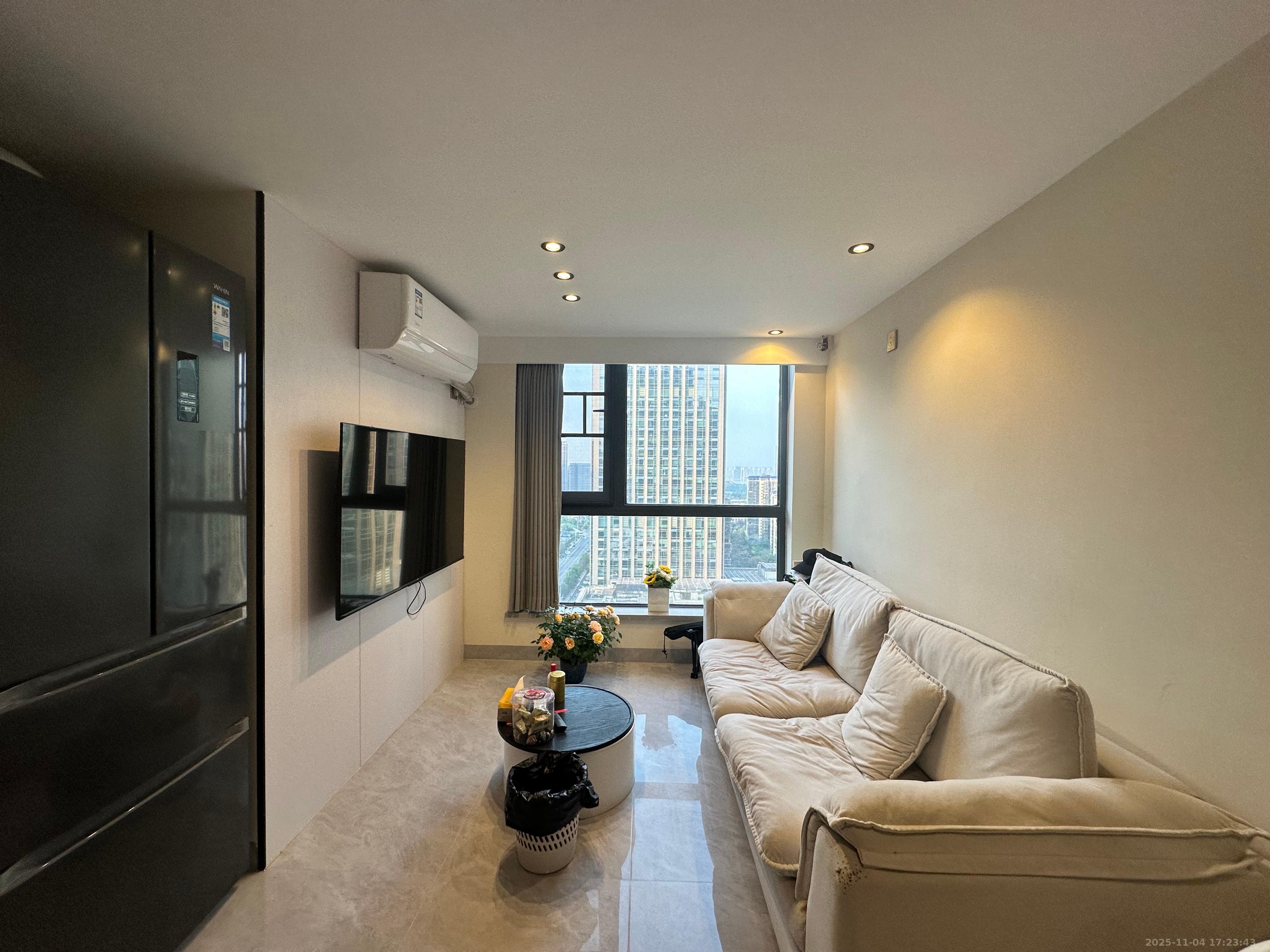 卓越中寰 2室1厅1卫 2800.0元/月 卓越中寰 2室1厅1卫 2800.0元/月室内图