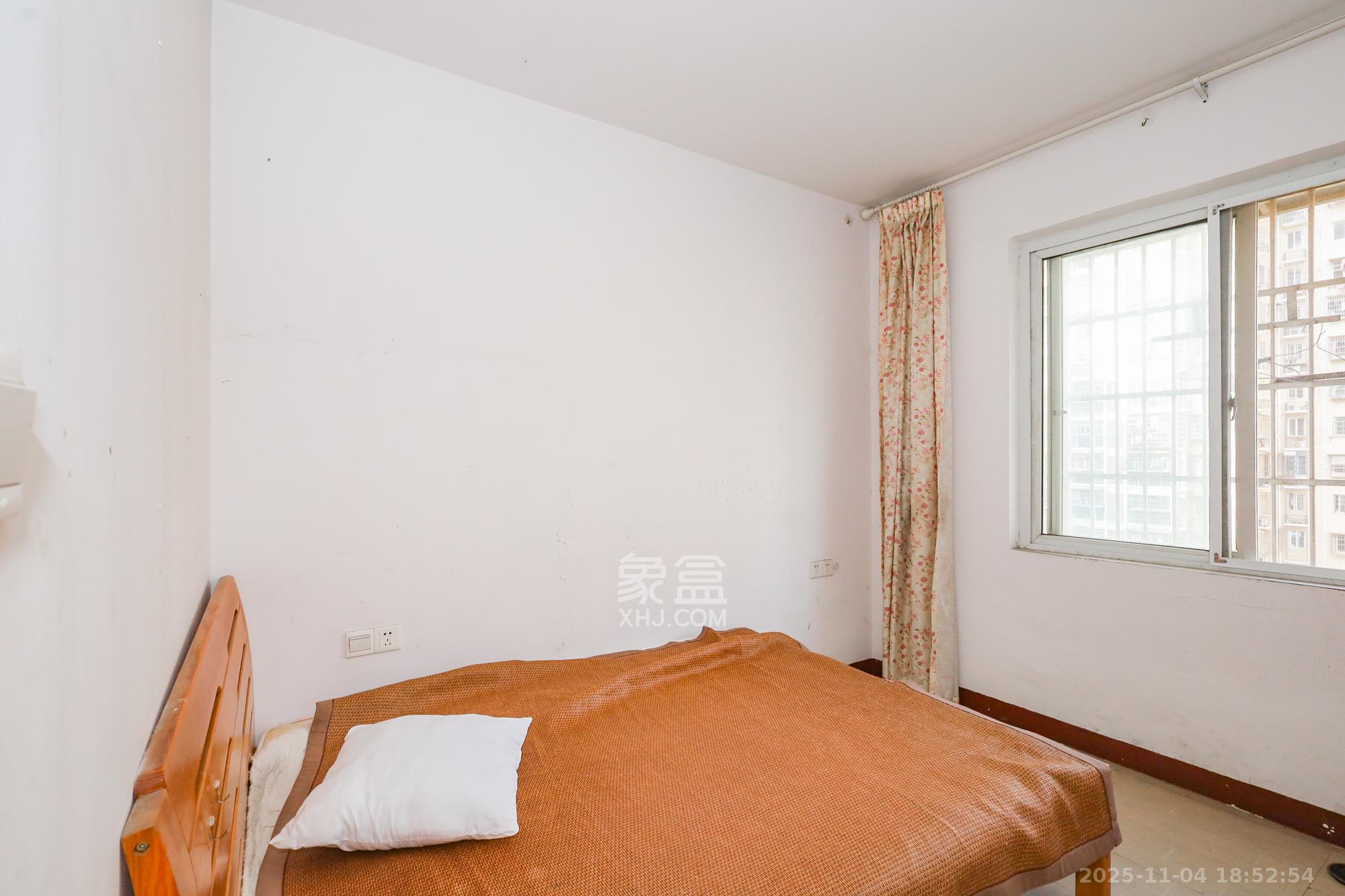 谷山庭院一期  3室2厅1卫    49.8万卧室