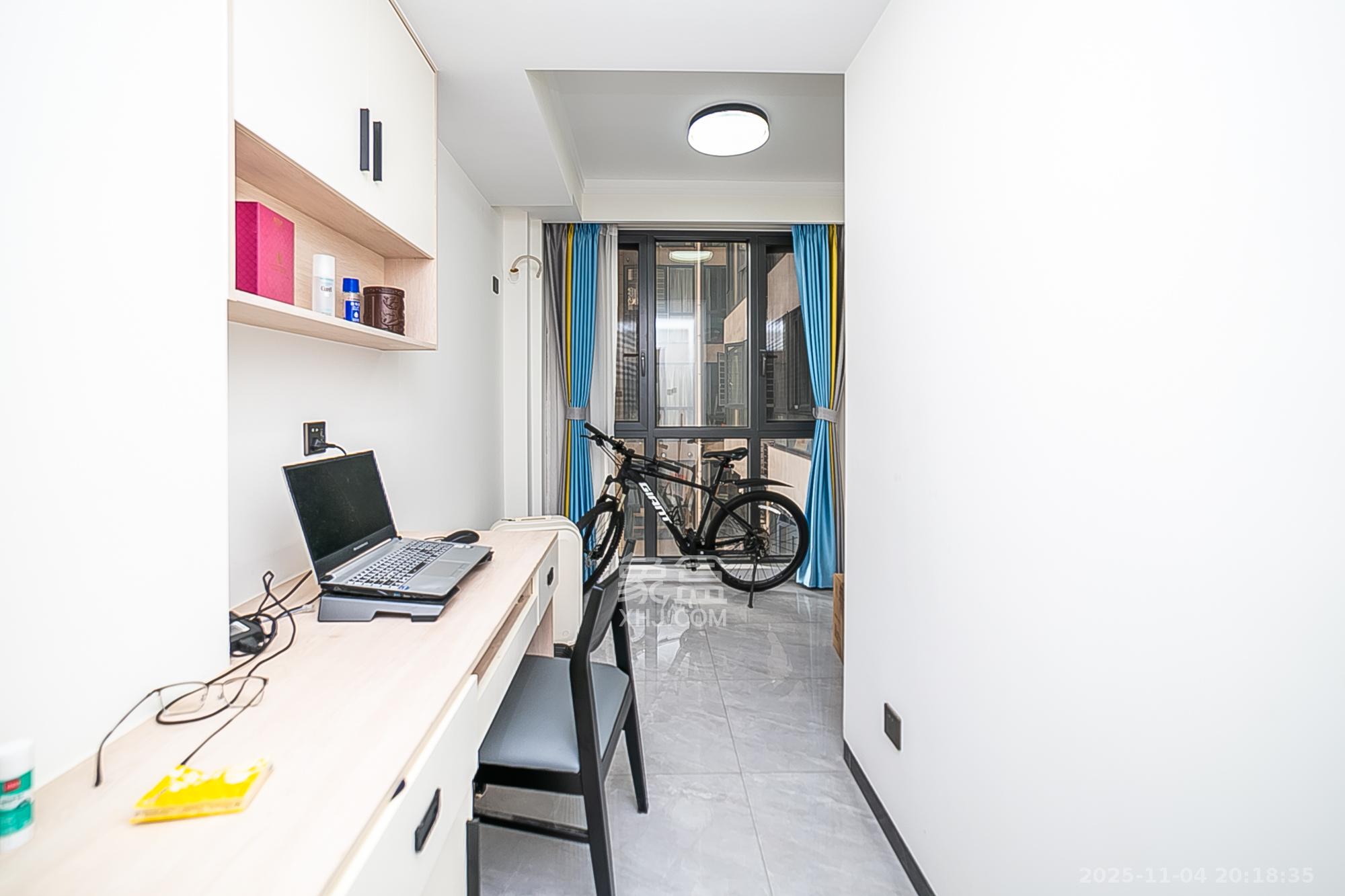 华银南苑融域  3室2厅1卫    105.0万卧室