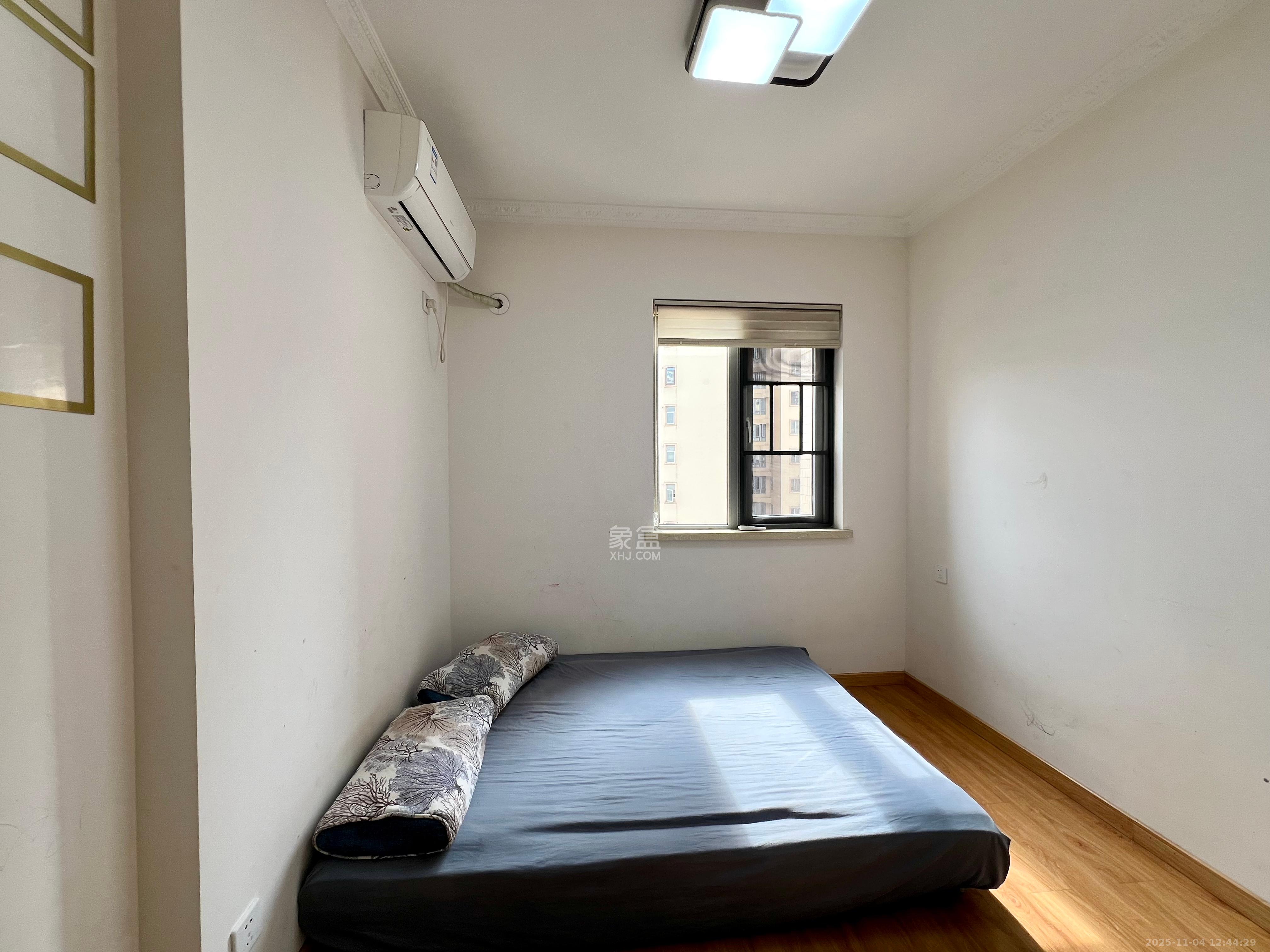 钱隆世家  3室2厅2卫    2200.0元/月室内图