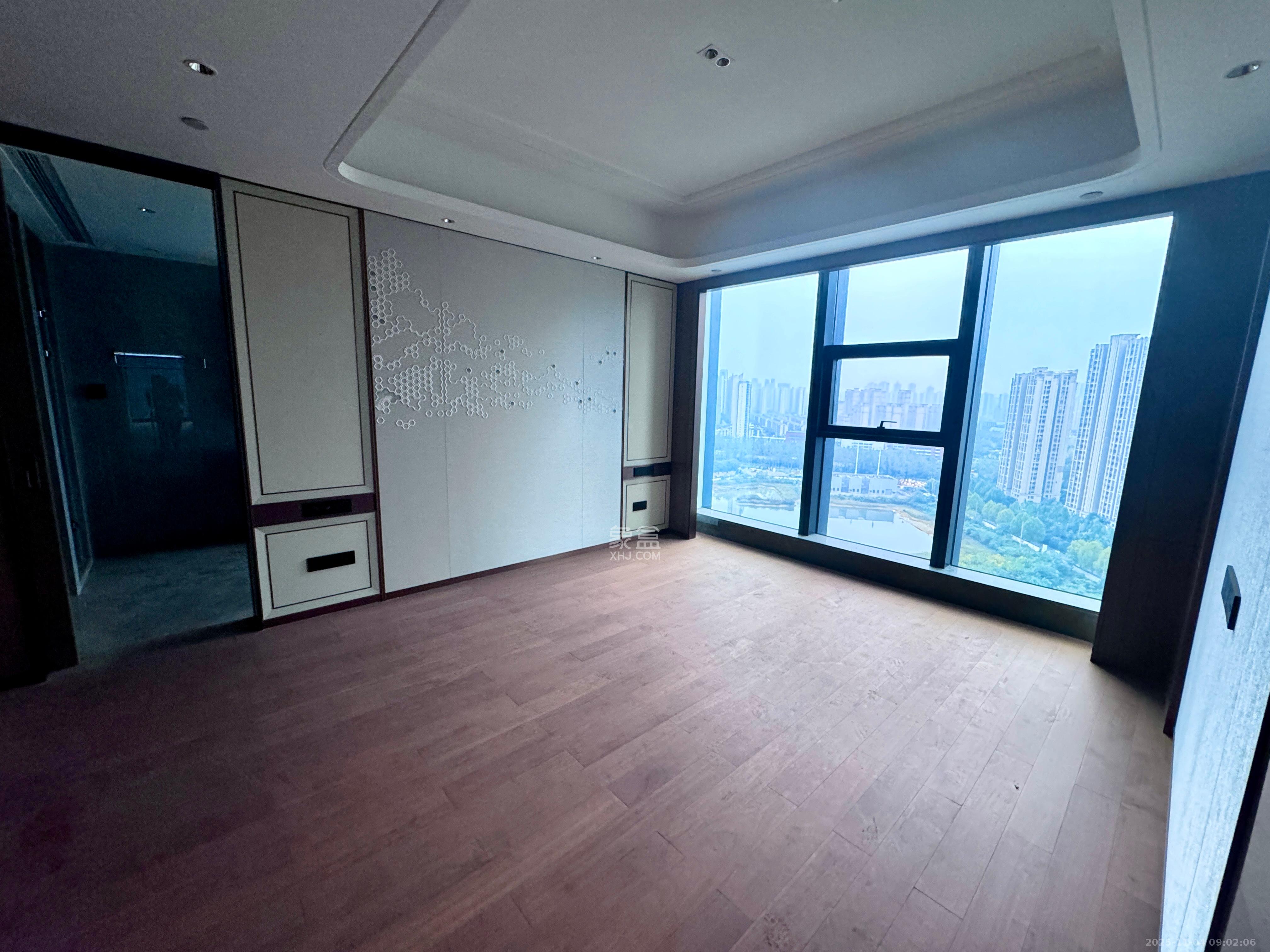 运达中央广场三期  4室2厅3卫    13000.0元/月室内图