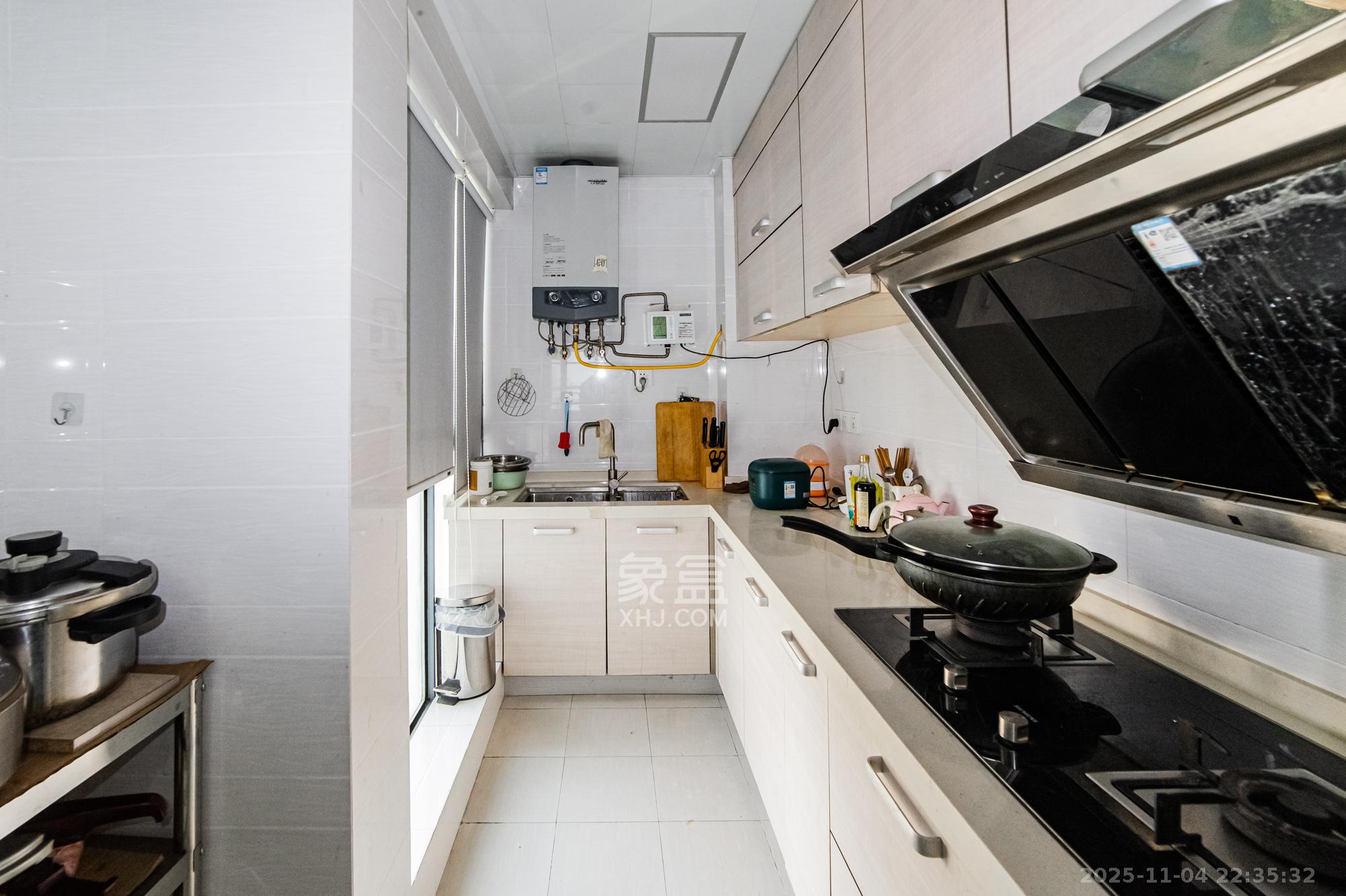 北辰三角洲D2区  4室2厅1卫    185.0万厨房