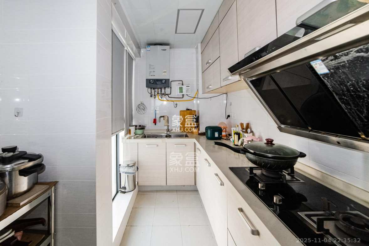 北辰三角洲D2区 4室2厅1卫 185.0万 北辰三角洲D2区 4室2厅1卫 185.0万厨房