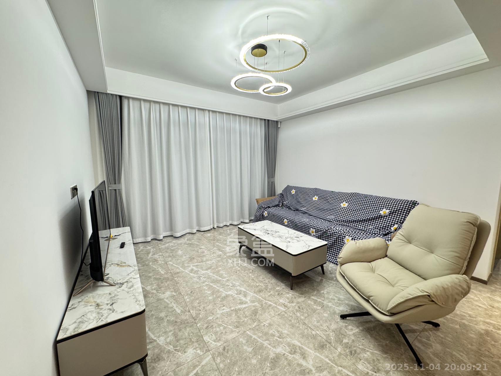 复地滨江金融中心  4室1厅2卫    4500.0元/月