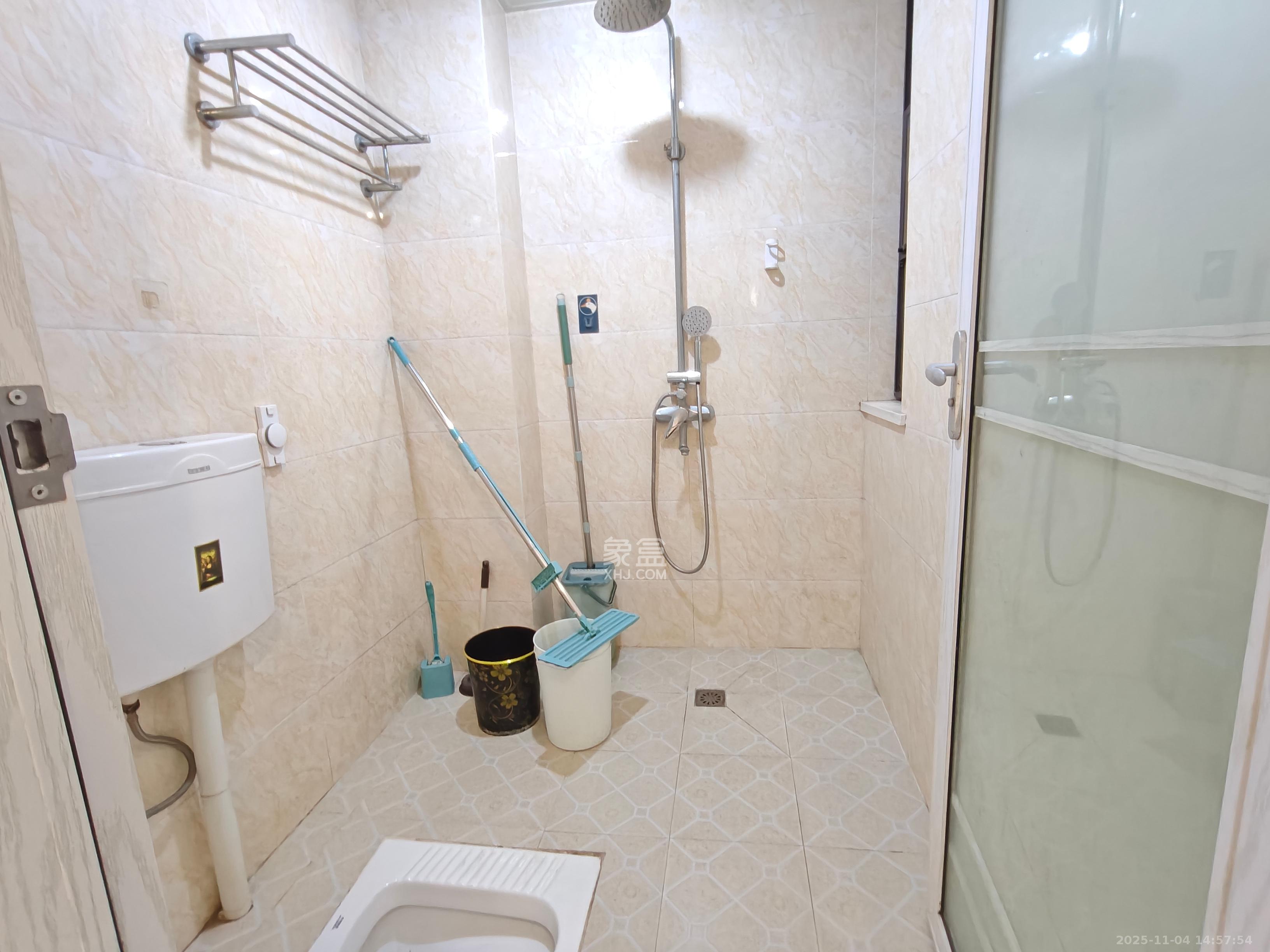 今时艺苑 4室2厅1卫 2000.0元/月 今时艺苑 4室2厅1卫 2000.0元/月室内图