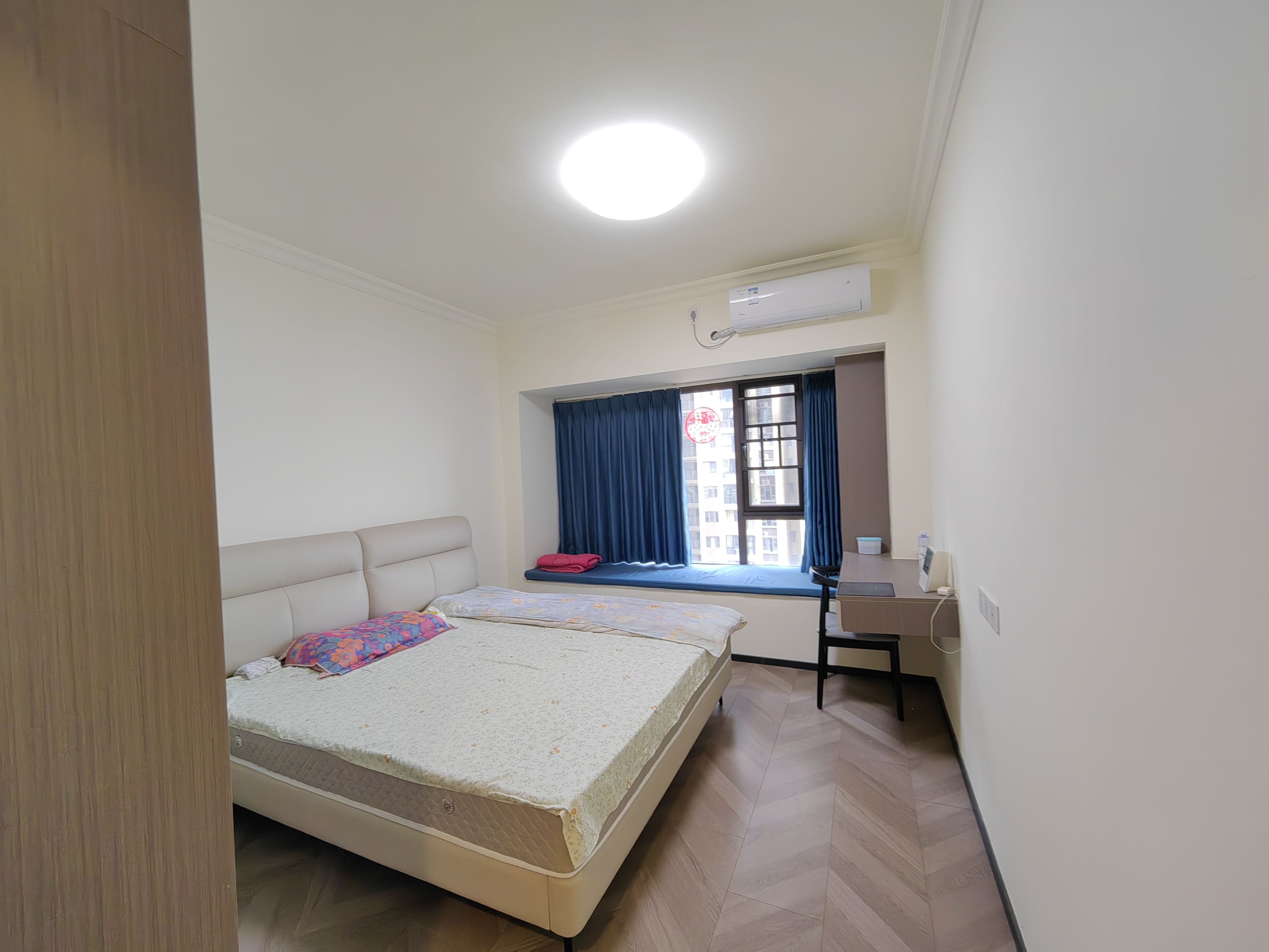 华耀碧桂园十里江湾誉峯 3室2厅2卫 80.0万 华耀碧桂园十里江湾誉峯 3室2厅2卫 80.0万客厅