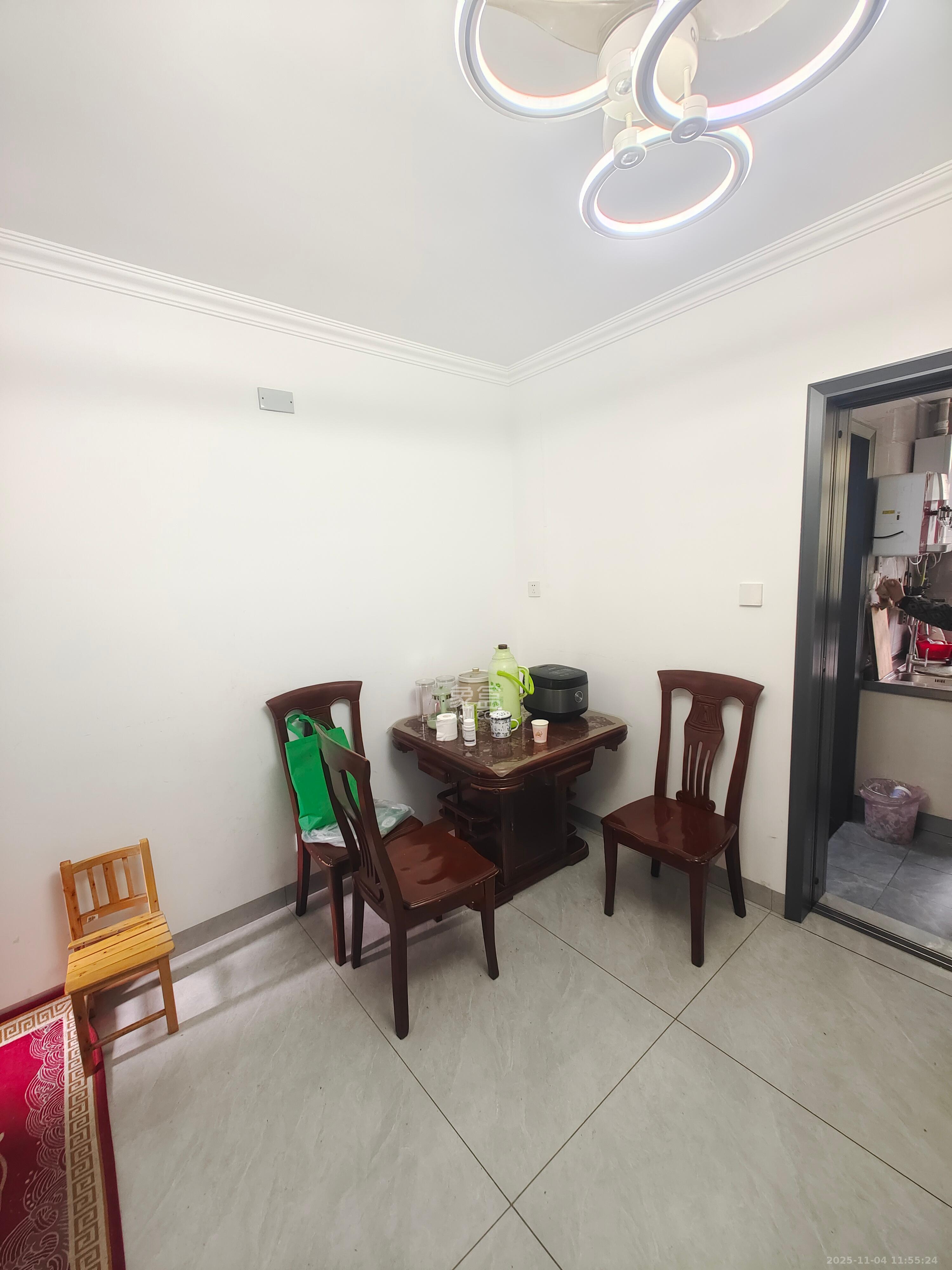 咸嘉花园 1室0厅0卫 800.0元/月 咸嘉花园 1室0厅0卫 800.0元/月室内图