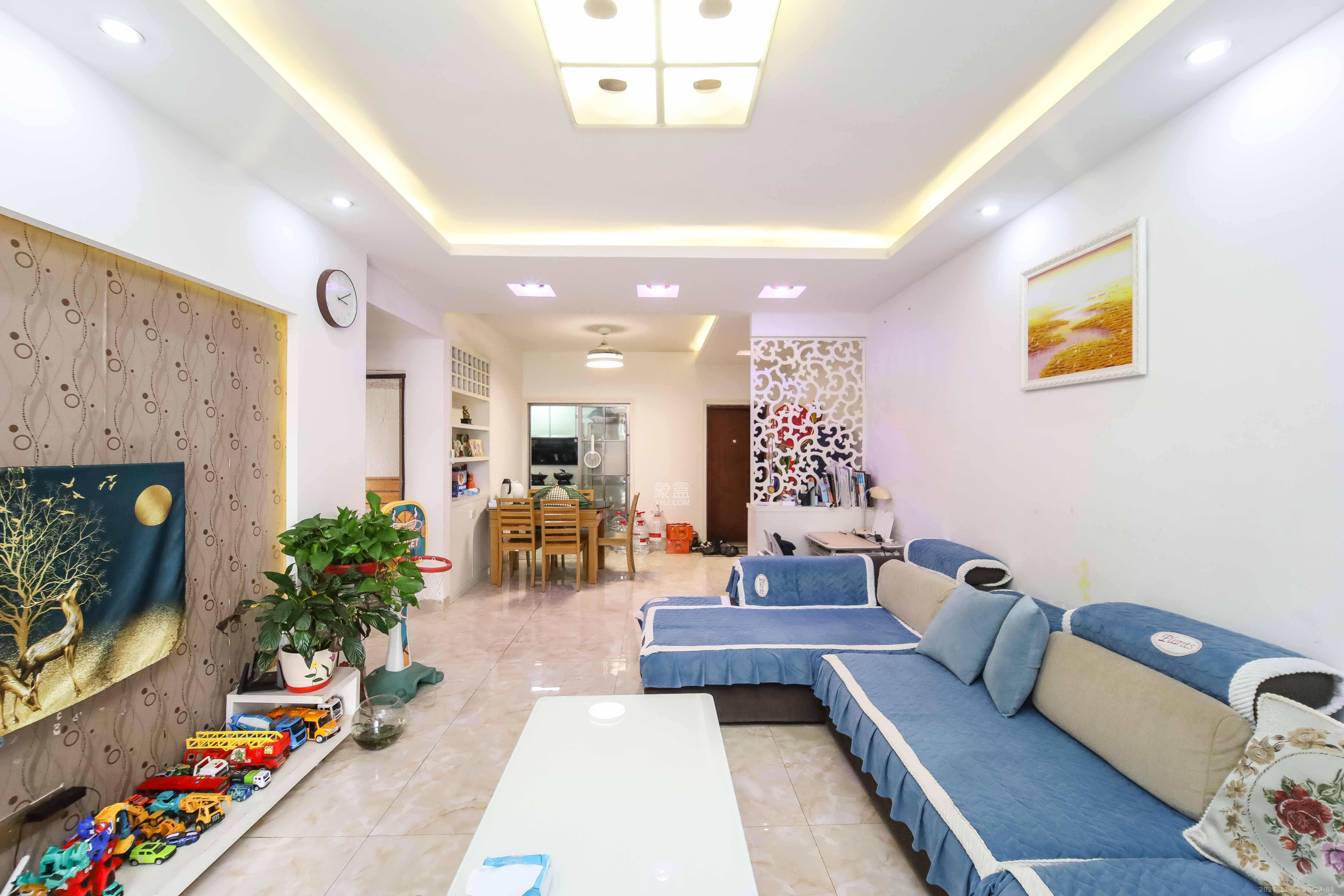 先锋东外滩 2室2厅1卫 69.0万 先锋东外滩 2室2厅1卫 69.0万客厅