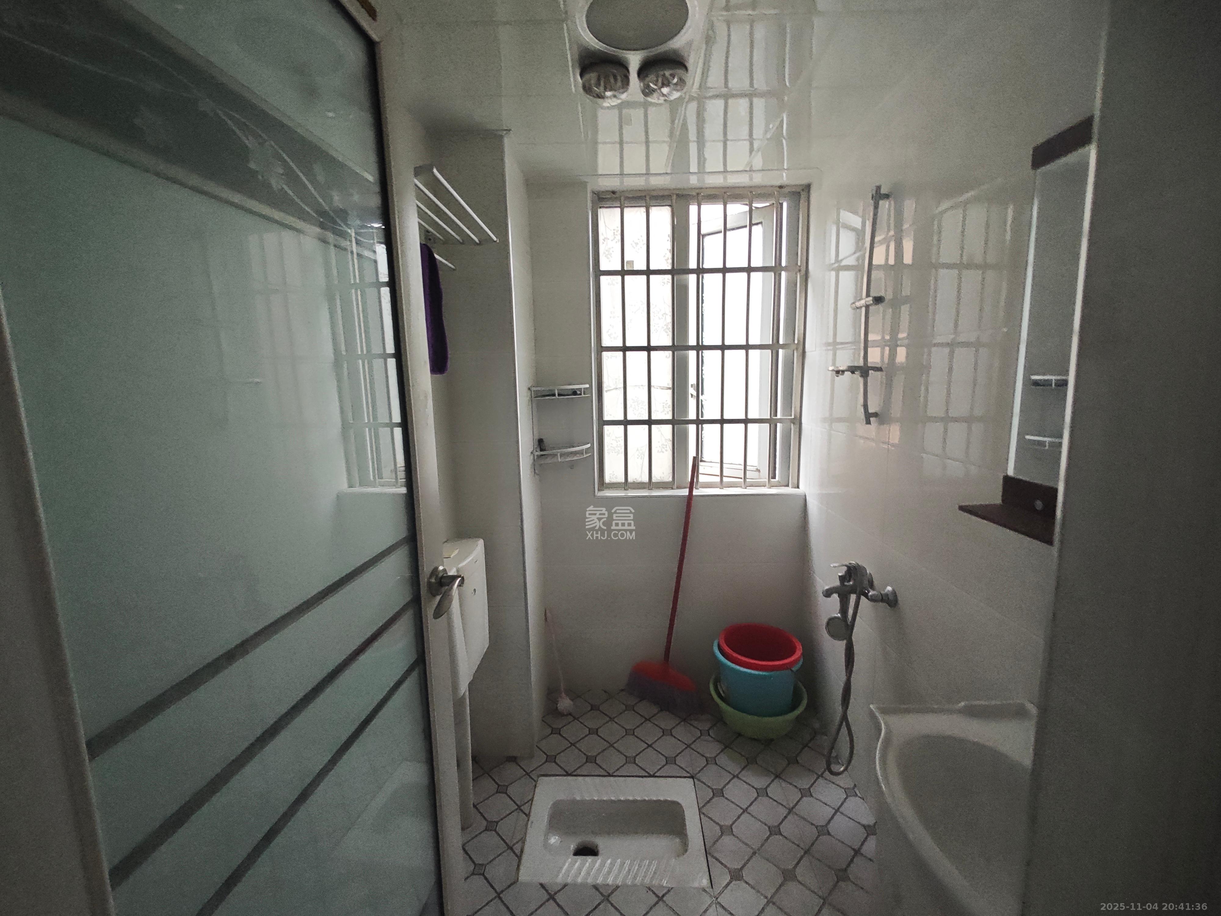 新长海广场  1室1厅1卫    1600.0元/月室内图