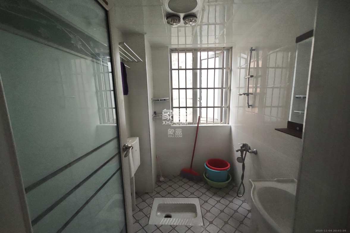 新长海广场 1室1厅1卫 1600.0元/月 新长海广场 1室1厅1卫 1600.0元/月室内图