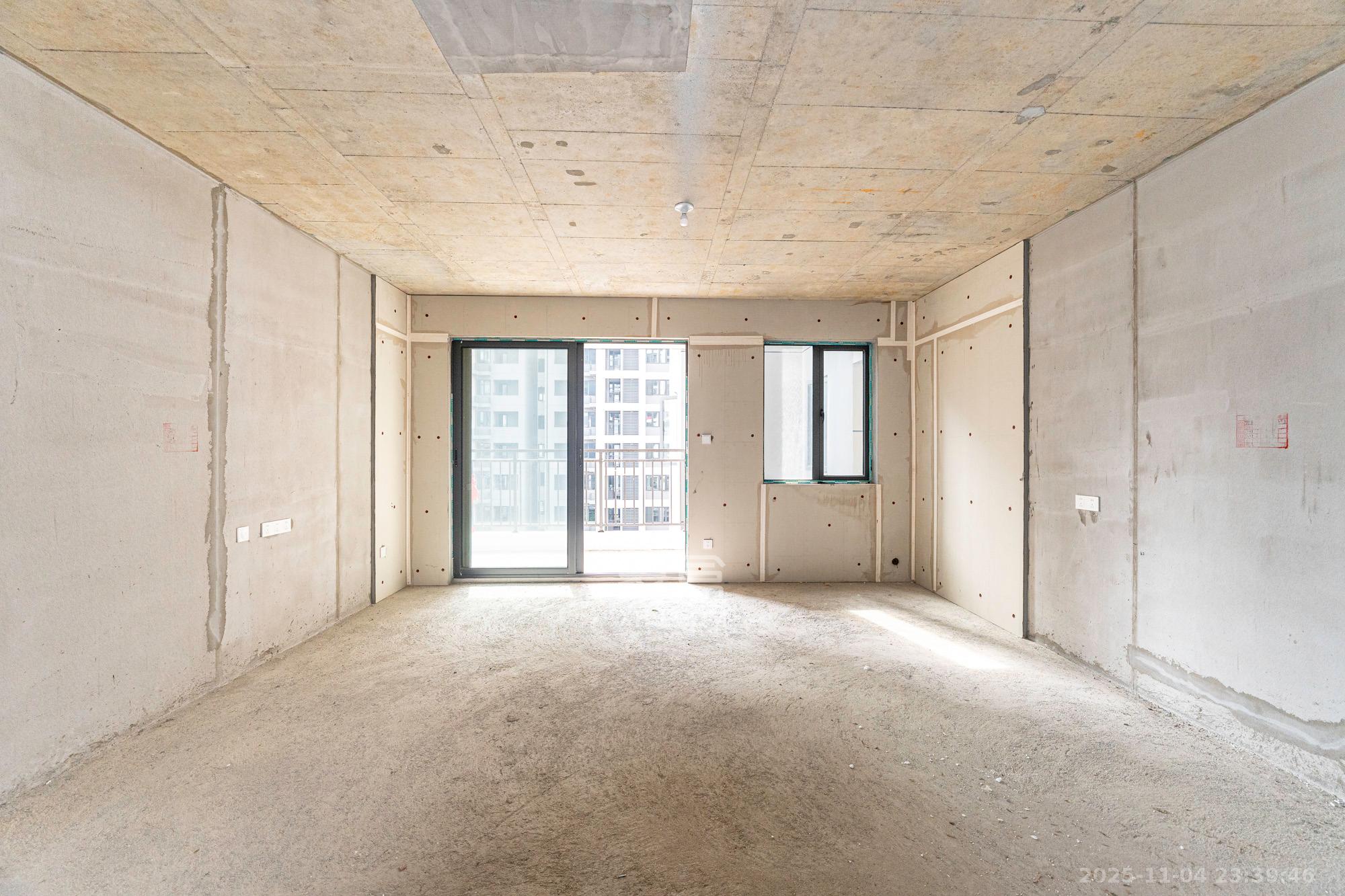 和顺府 4室2厅2卫 120.0万 和顺府 4室2厅2卫 120.0万客厅