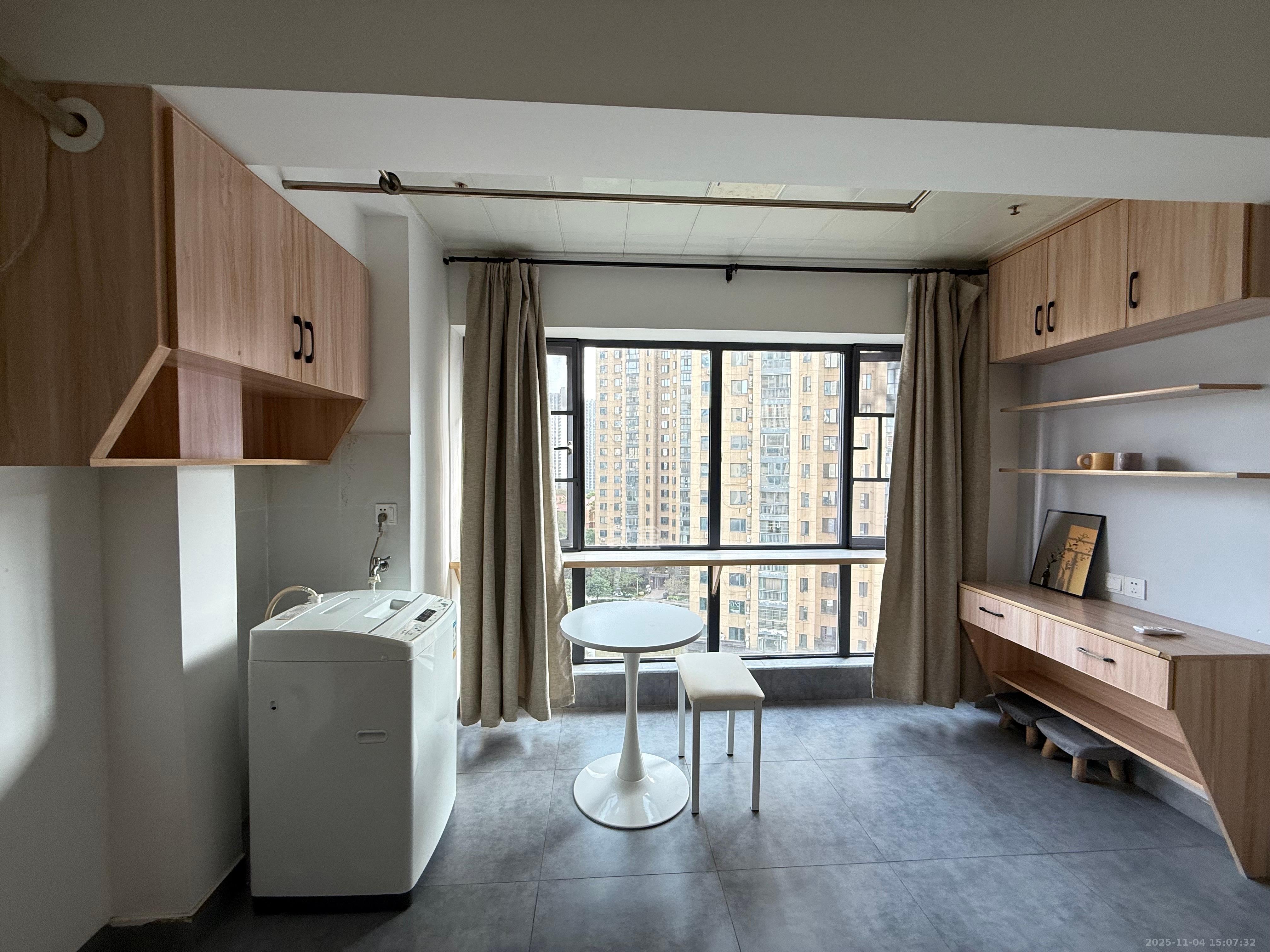 润芳园 1室0厅1卫 1500.0元/月 润芳园 1室0厅1卫 1500.0元/月室内图