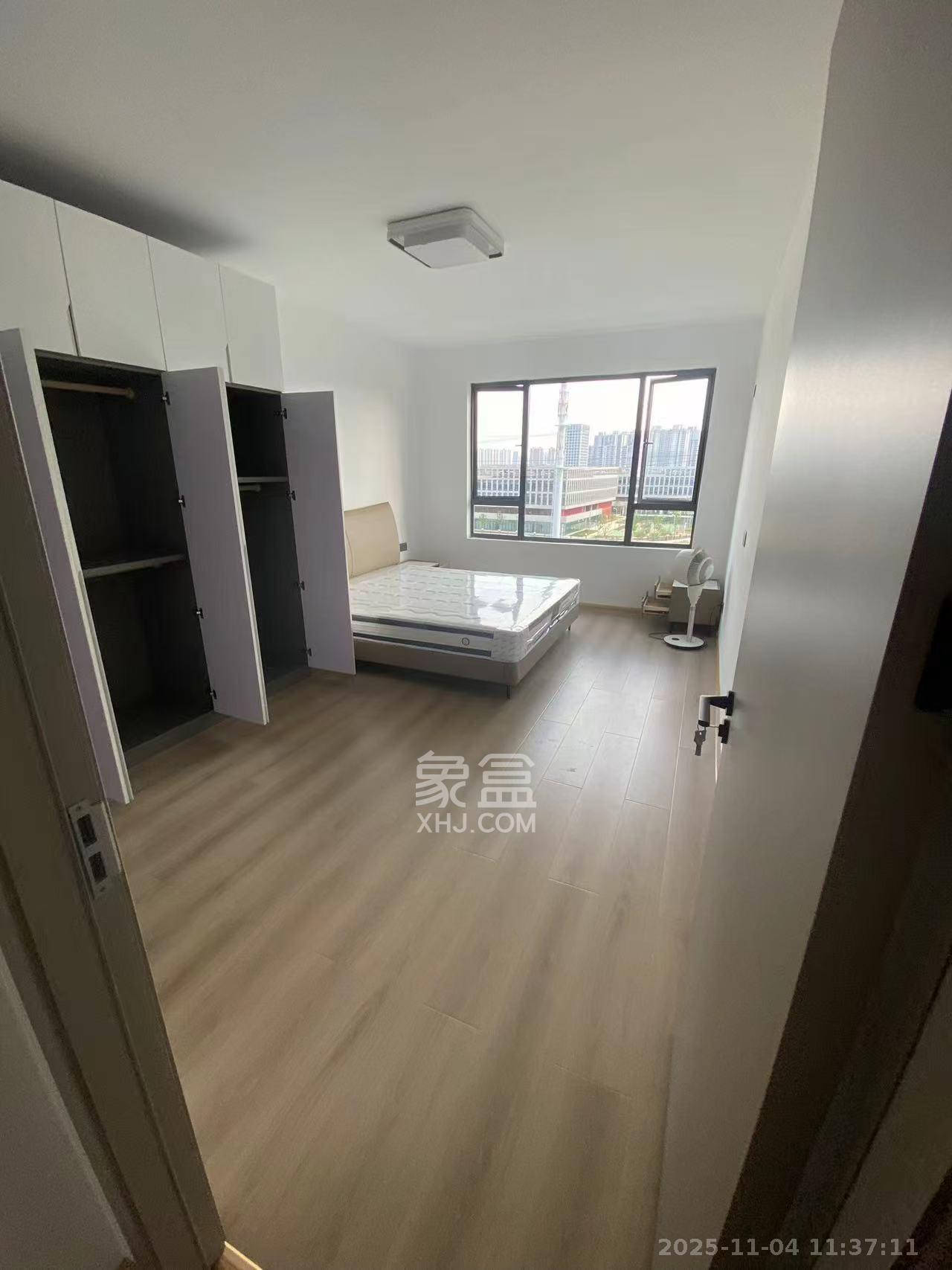 中交中央公园D5区  4室2厅1卫    4200.0元/月室内图