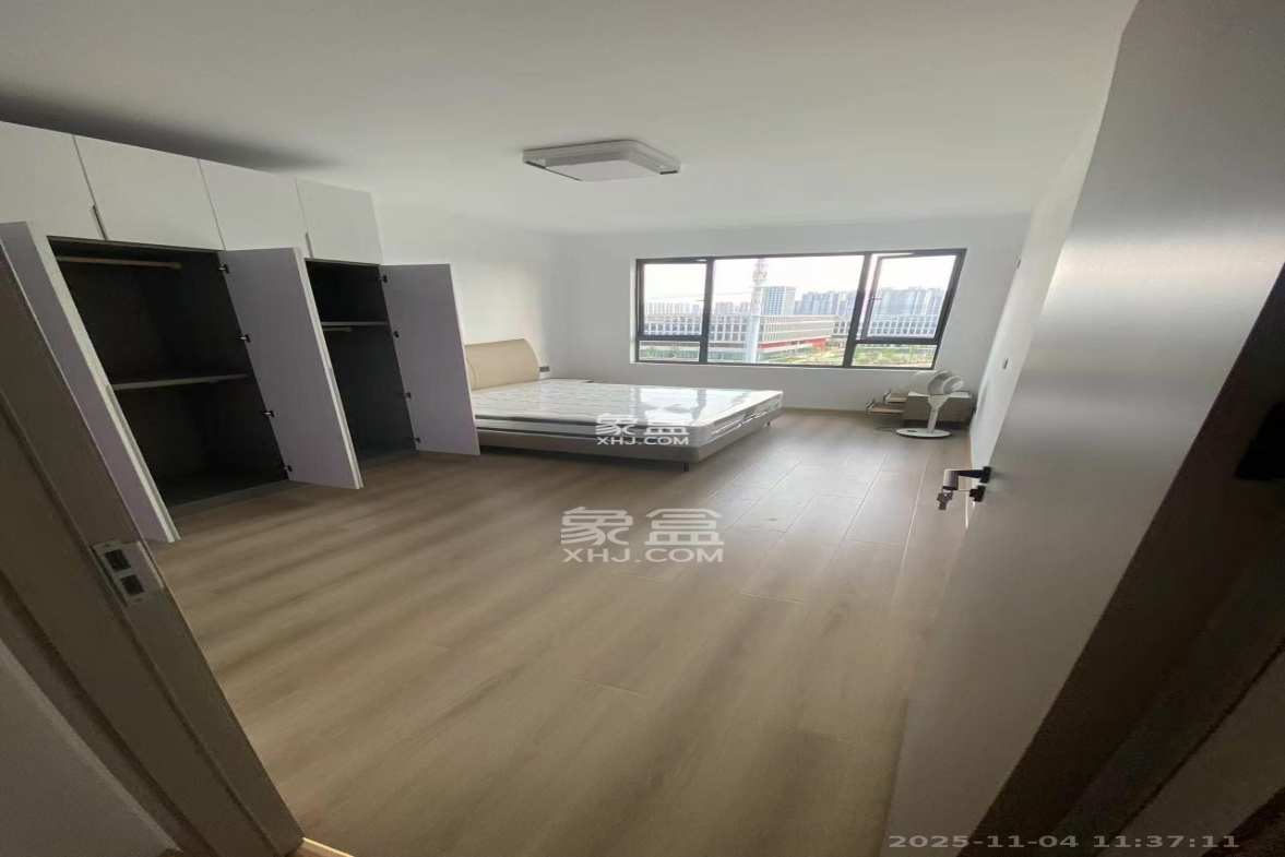 中交中央公园D5区 4室2厅1卫 4200.0元/月 中交中央公园D5区 4室2厅1卫 4200.0元/月室内图