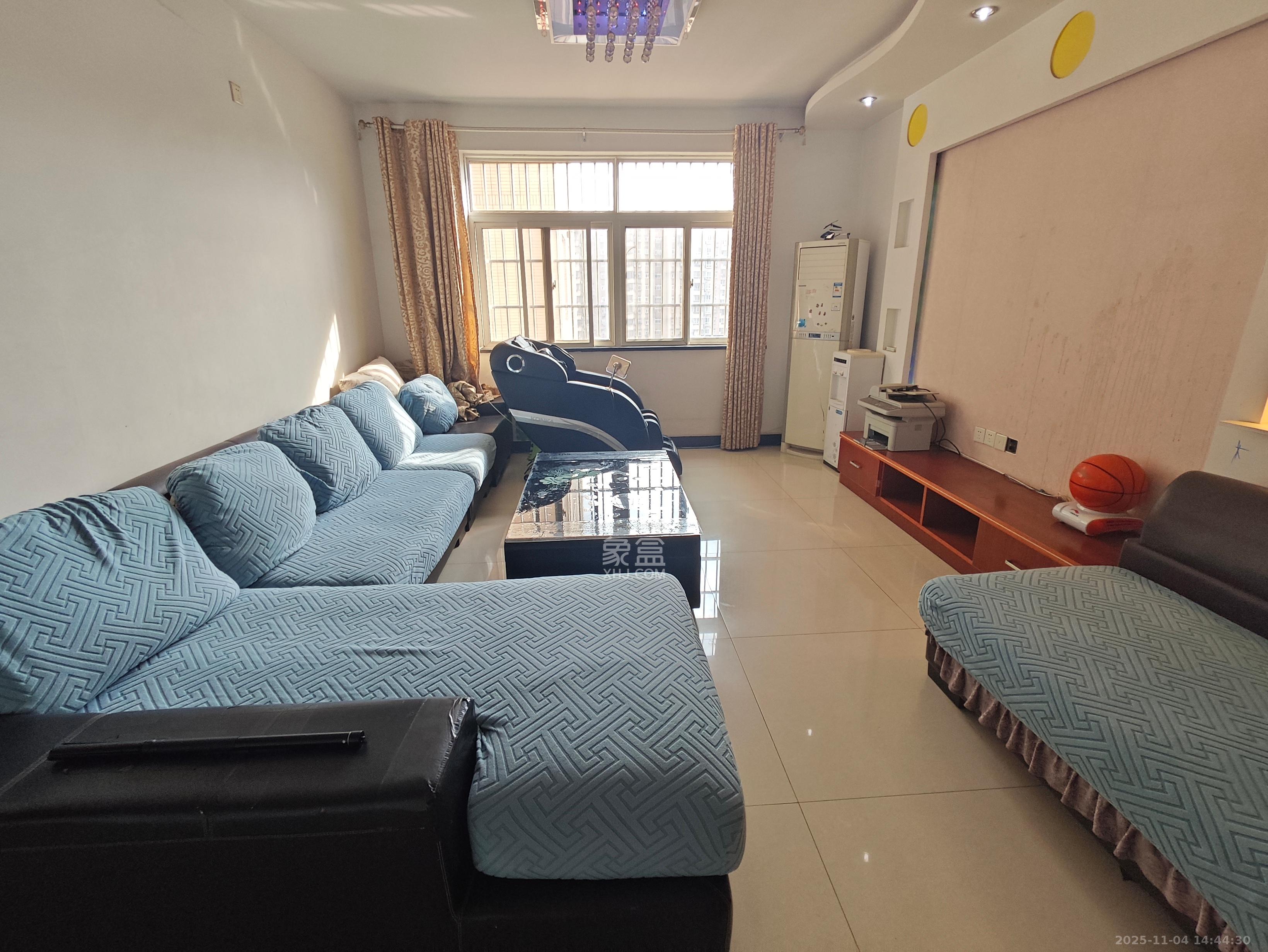 黎郡新宇康景园  3室2厅2卫    2400.0元/月室内图1