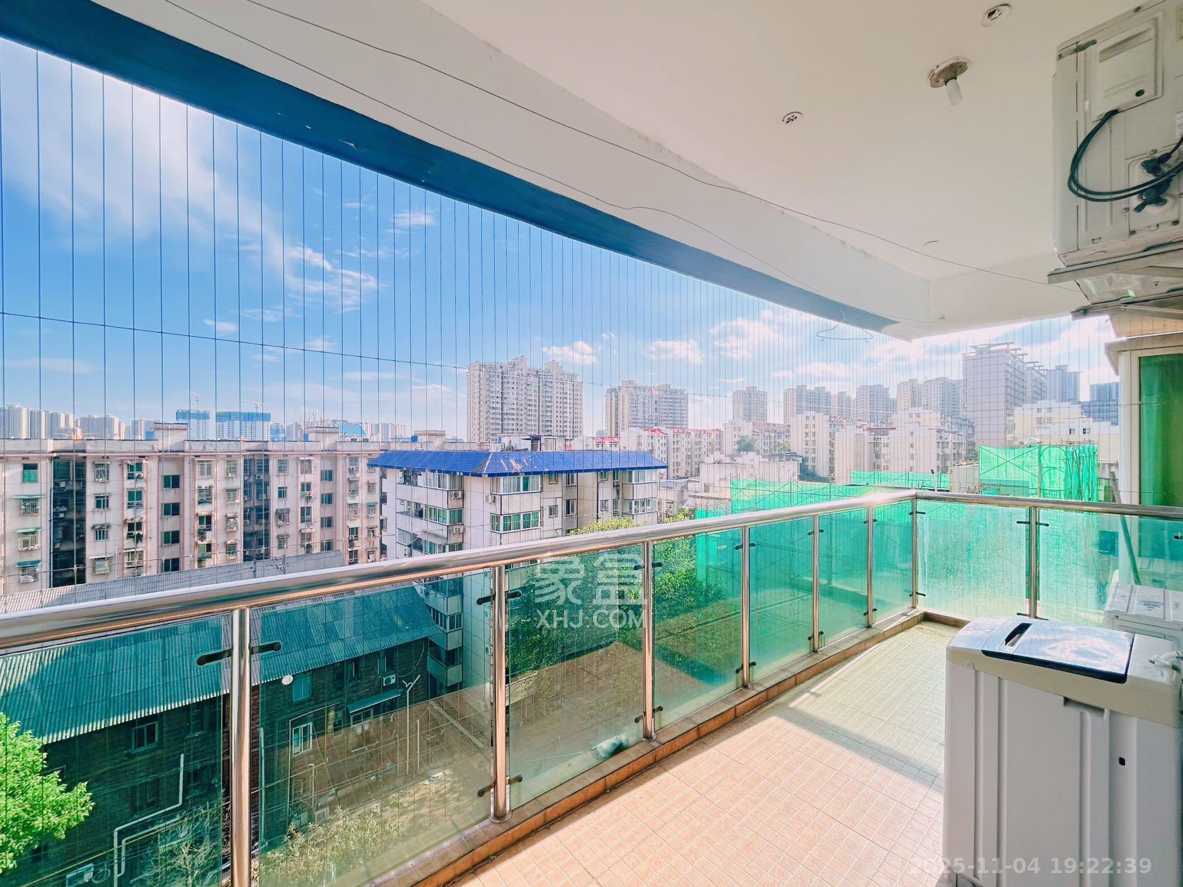 万事佳景园  1室2厅1卫    2200.0元/月室内图