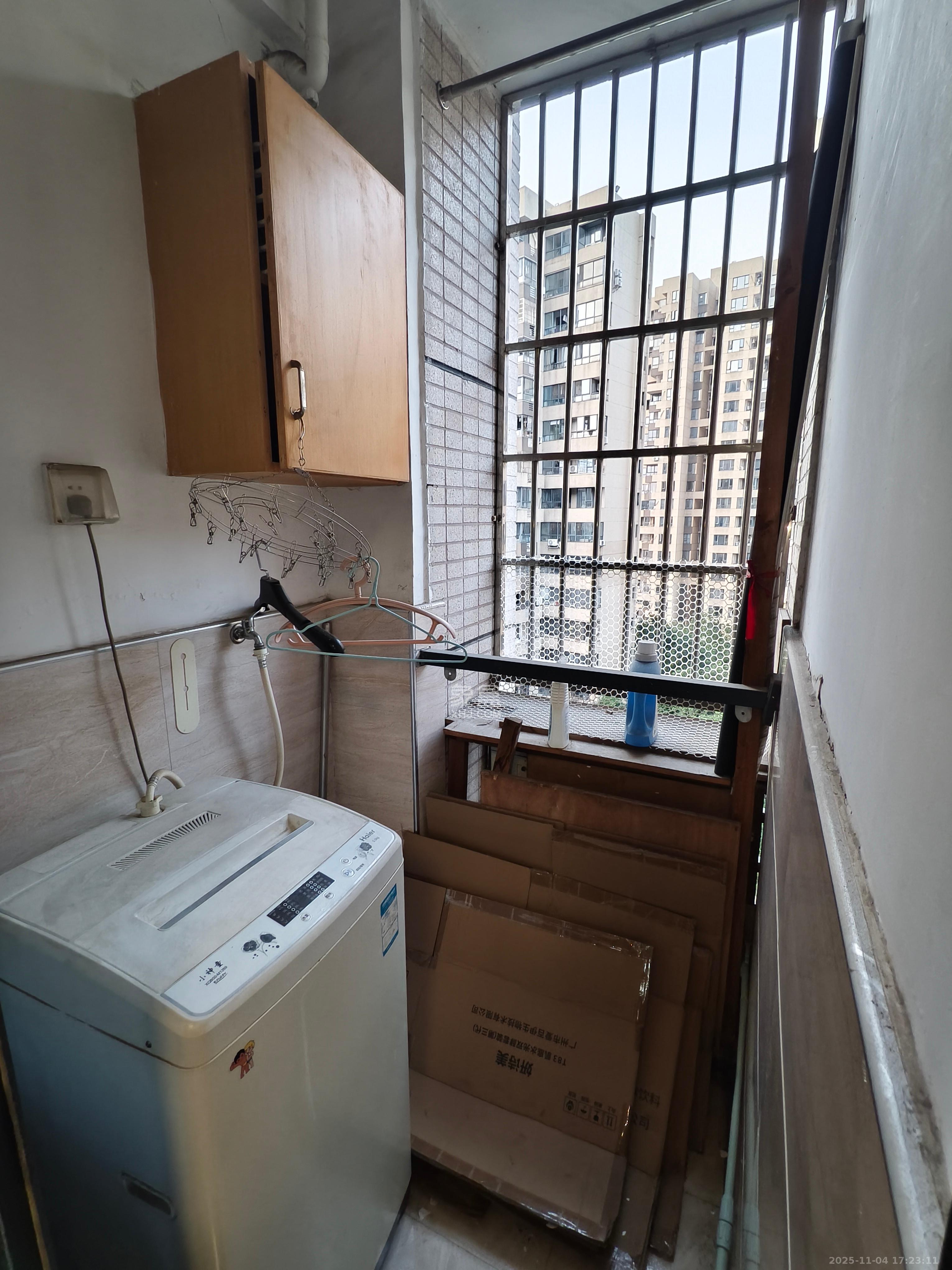 长房时代城  1室1厅1卫    1500.0元/月室内图