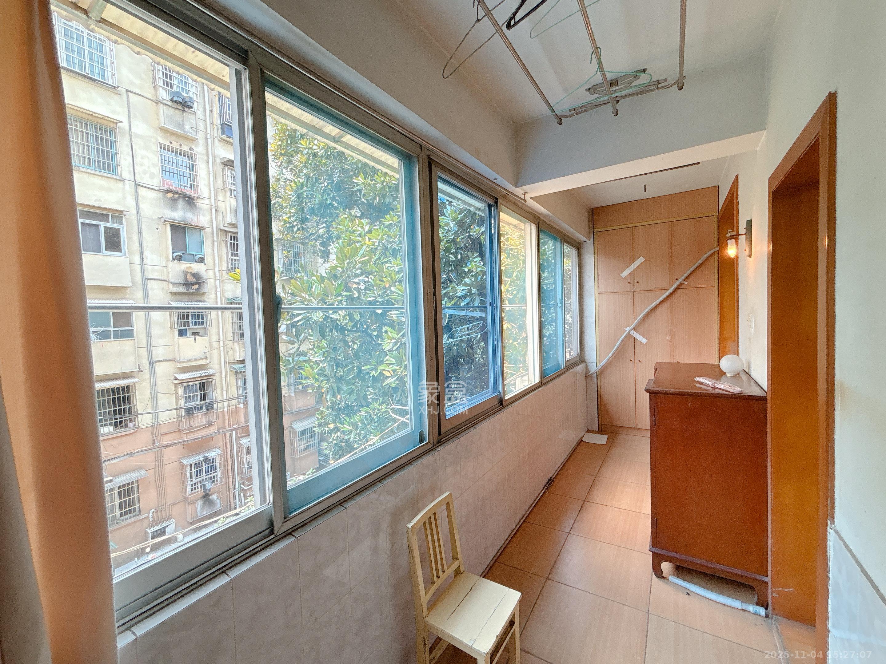 油铺街社区人造板厂宿舍  3室2厅1卫    2400.0元/月室内图